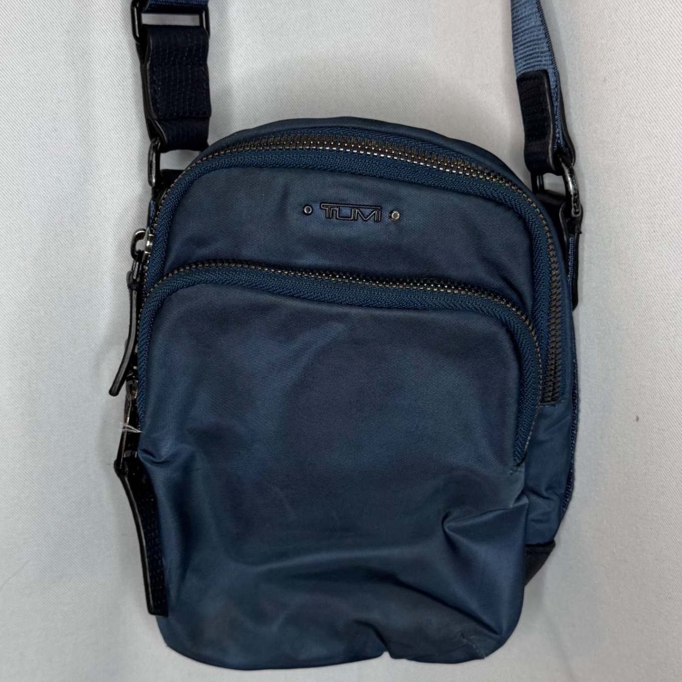 Tumi Indigo Voyageur Crossbody Bag Small Travel Purse Everyday Carry Blue