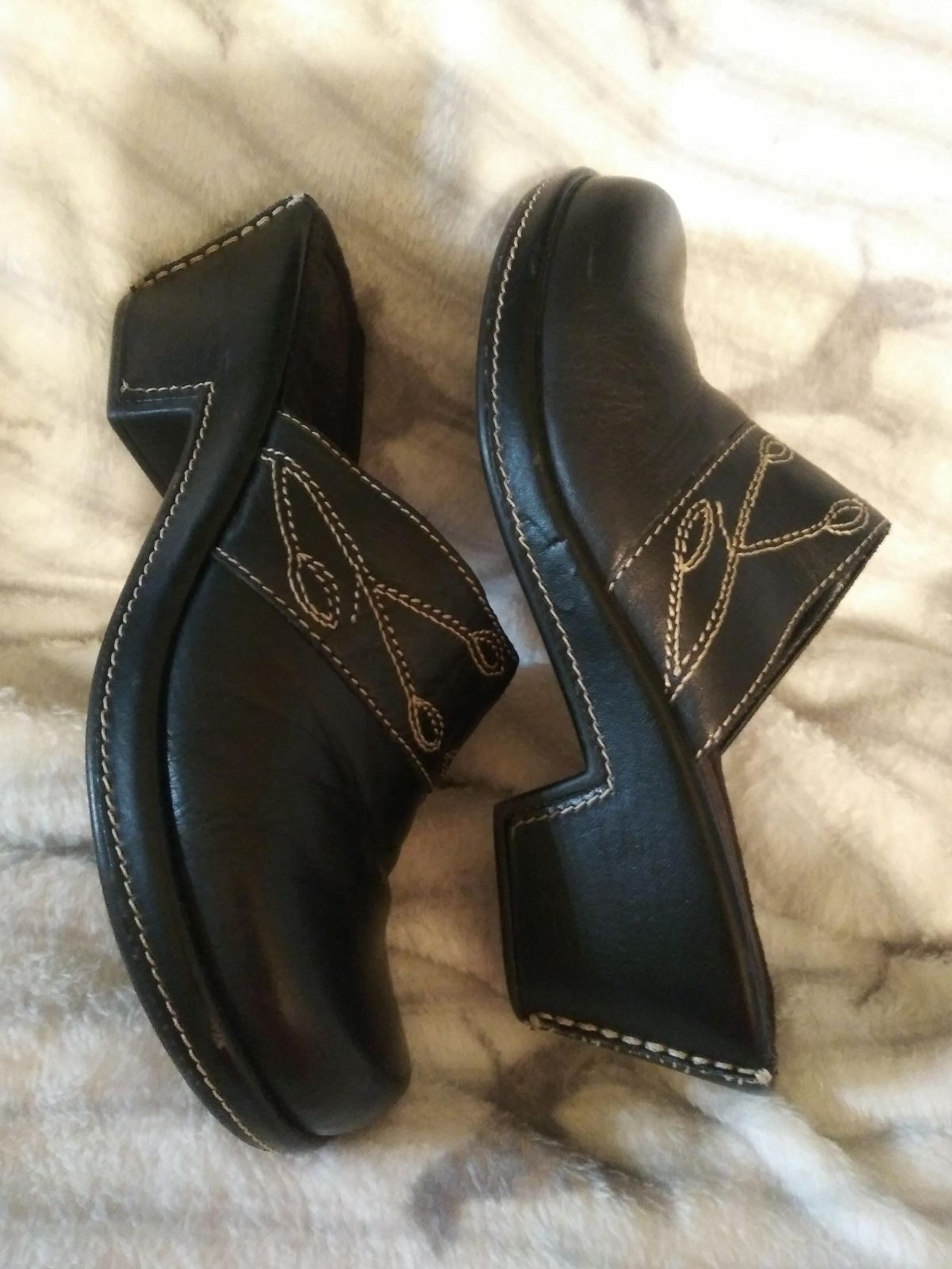 High Sierra Black Leather Clogs Shoes