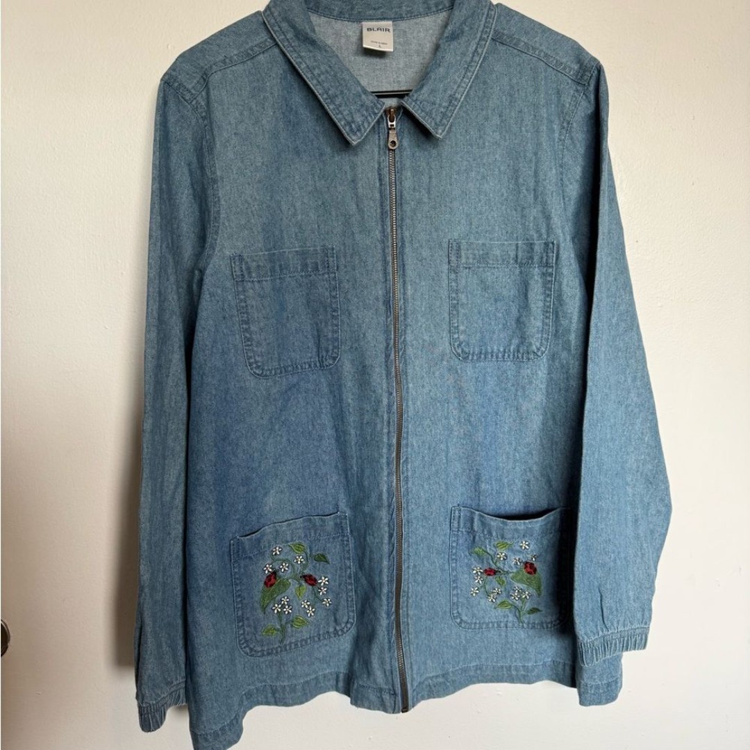 Blair Denim Jacket with Floral Embroidery size Large preowned