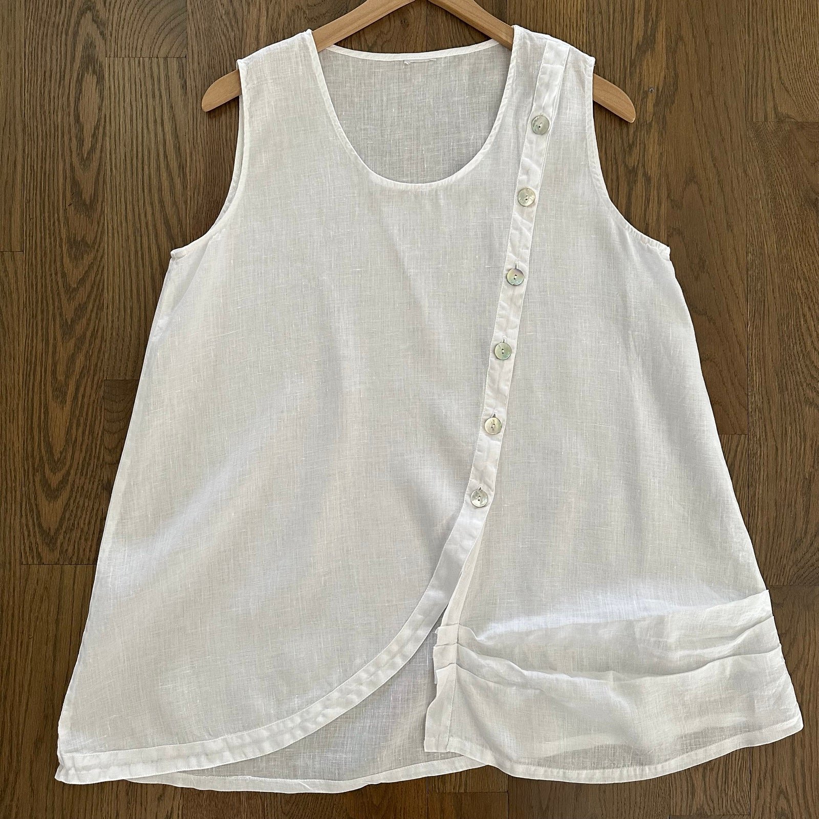 Flax 100% Linen Scoop Neck Sleeveless Asymmetrical Top in White Size Medium