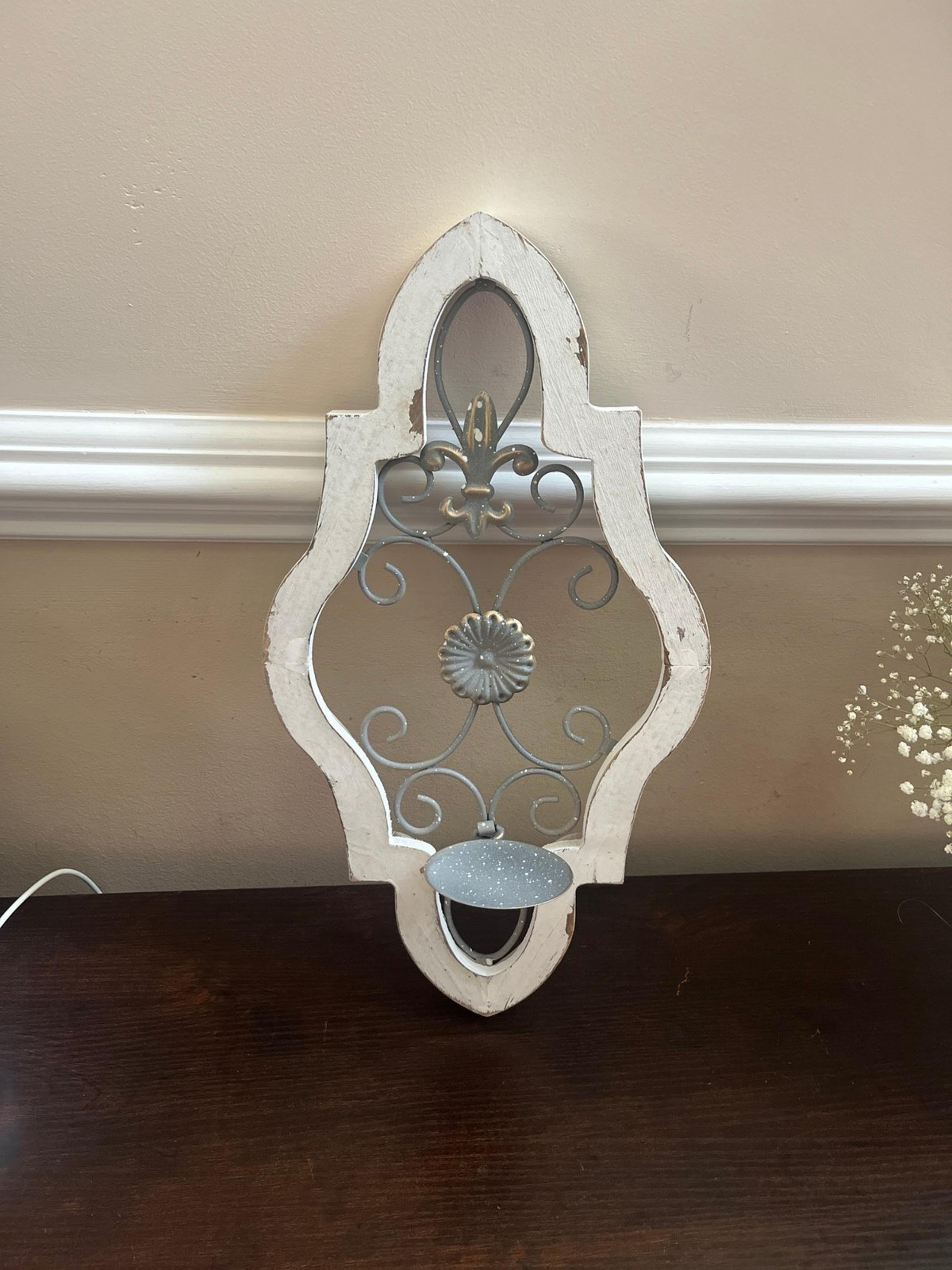 Candle holder