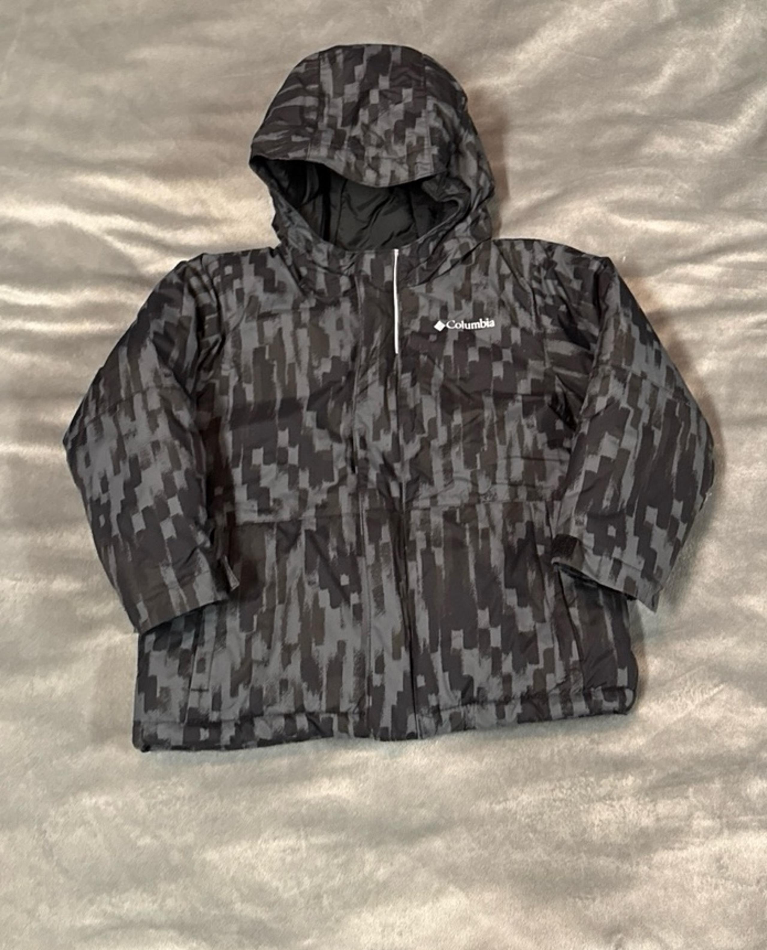 Columbia Hooded snow Jacket black grey print 4T