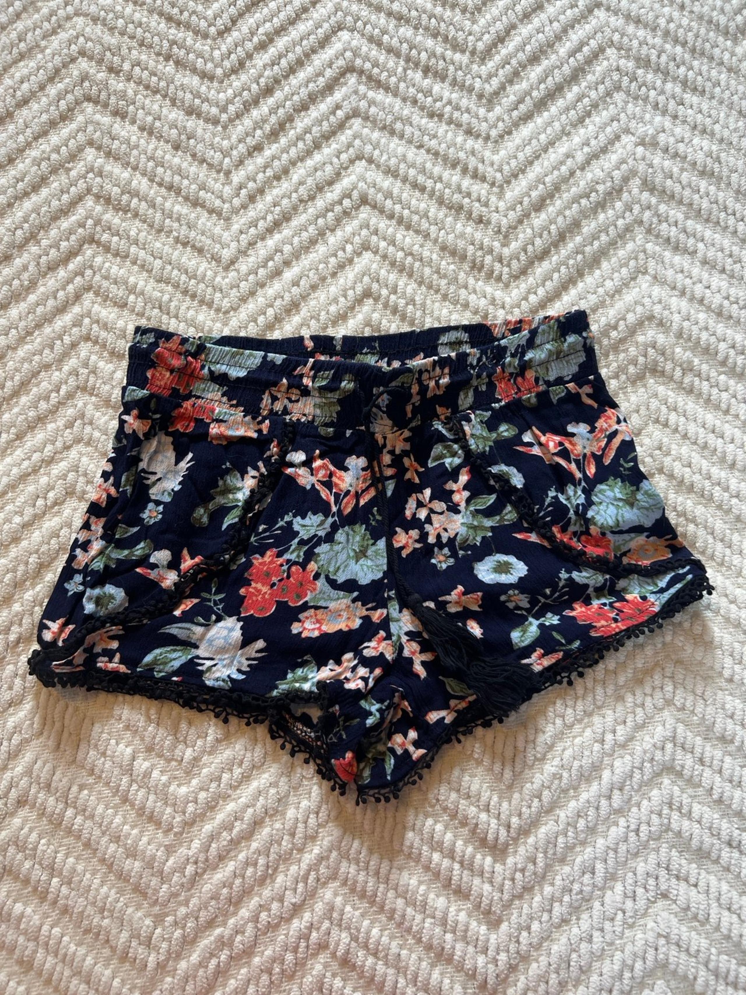 size XS blue floral beach cover up shorts No Boundaries brand, NWOT