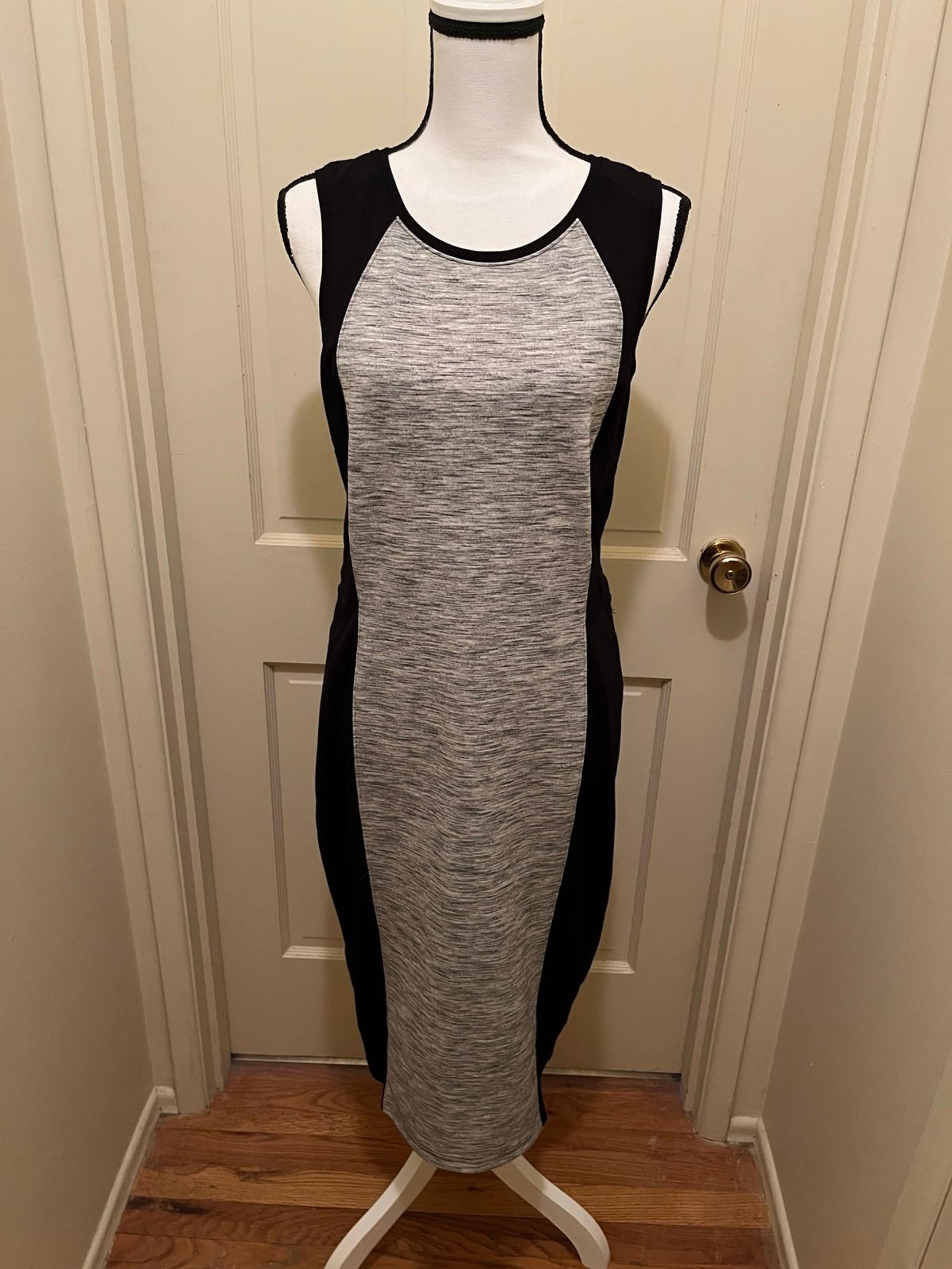 Athleta Women’s Gray and black Casual Fitted Dress Sz M