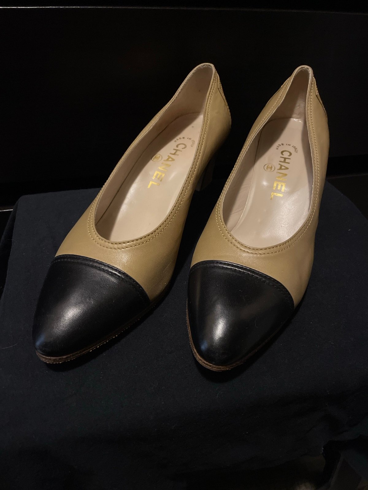 CHANEL Cap Toe CC Pump
