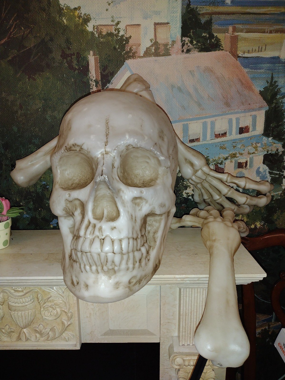 Skull Large Halloween skull with hands battery operated
