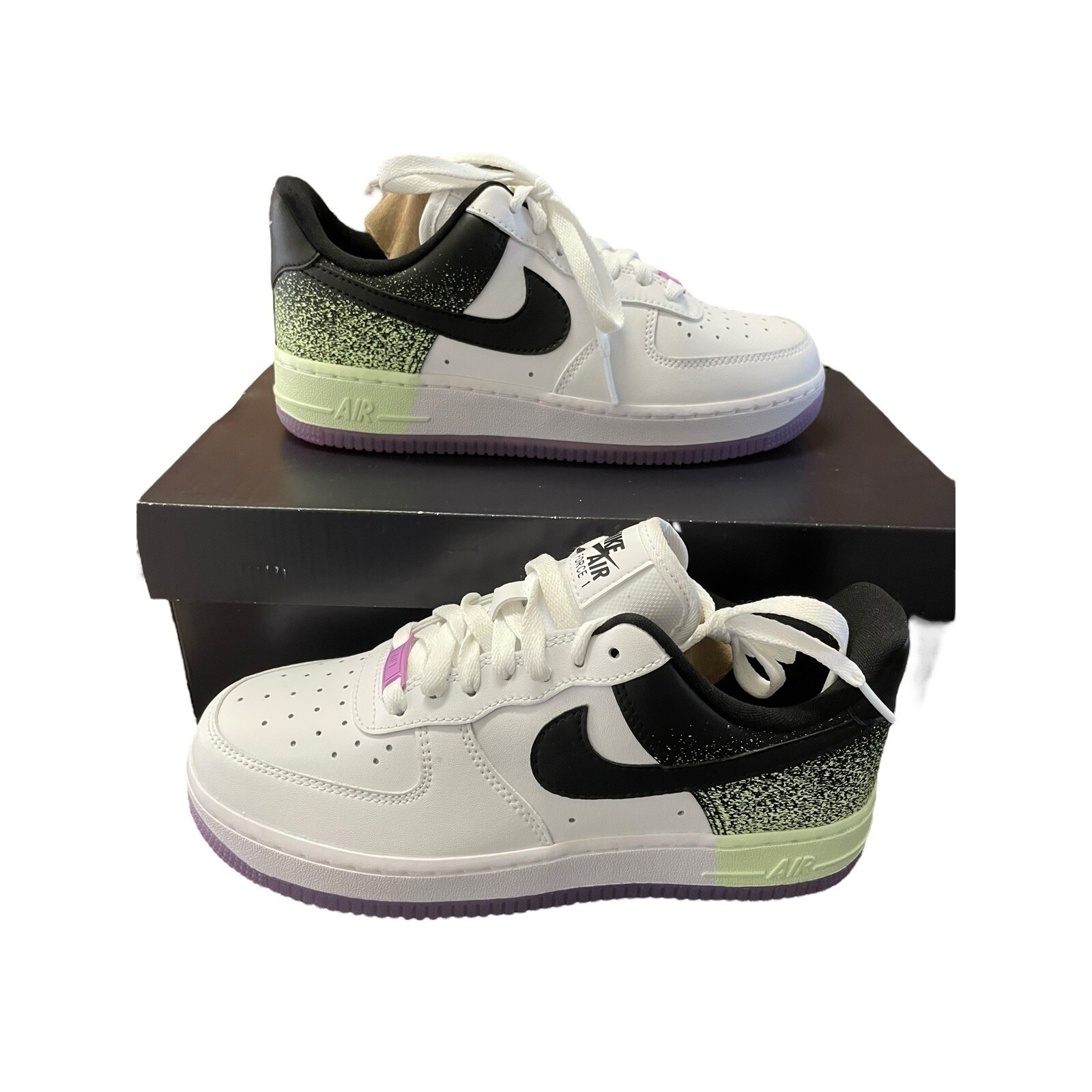 WMNS NIKE AIR FORCE 1 07 WHITE-BLACK-BARELY VOLT SZ 7 [CZ8097-100]