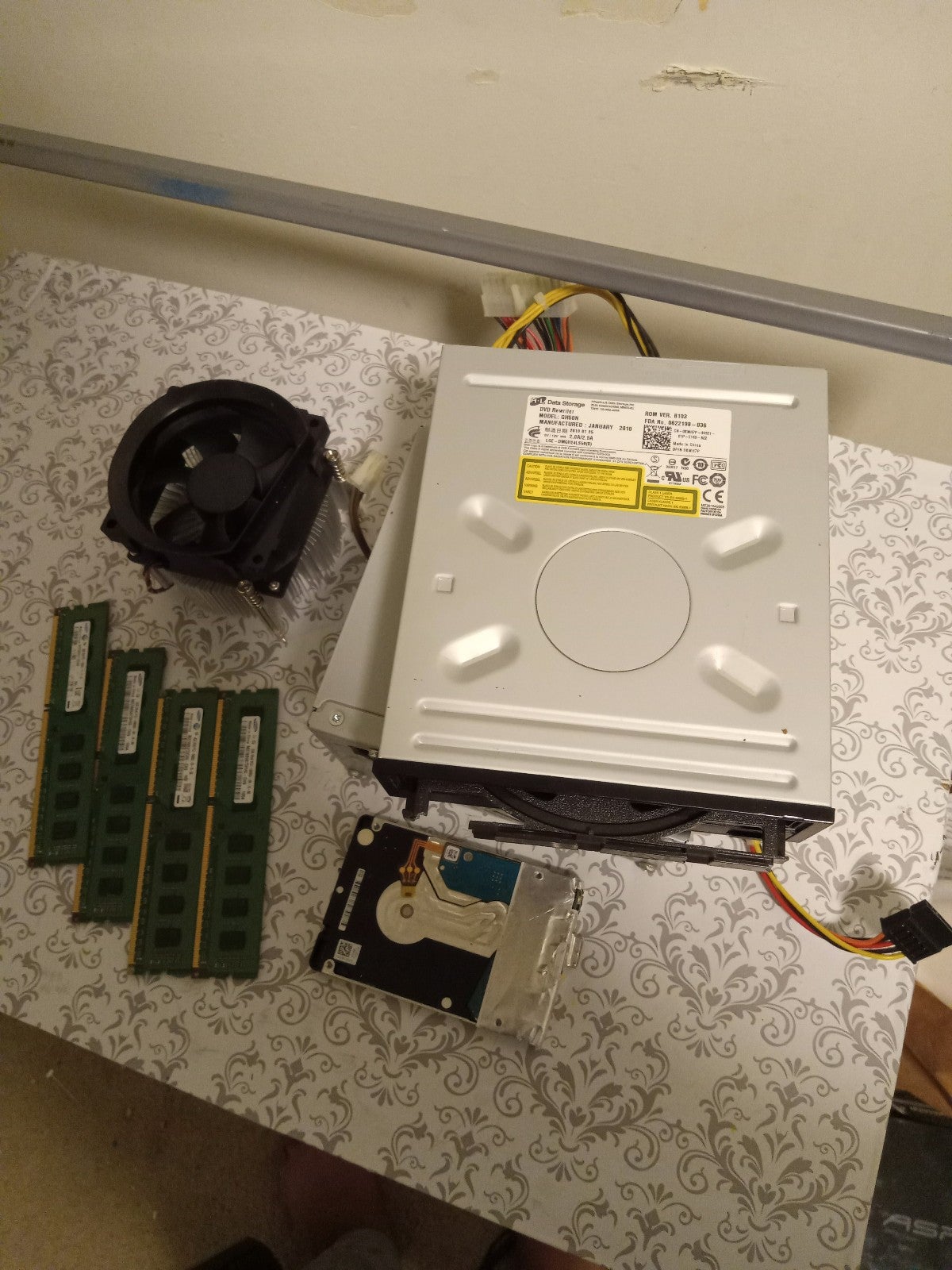 DDR3 RAM Dell XPS 81 power adapter Dell XPS 81 FAN SEGATE SDD 2TB