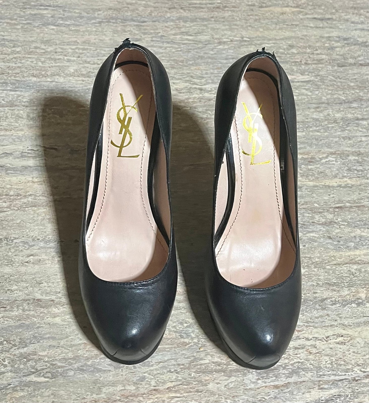 Yves Saint Laurent black leather high Heels shoes