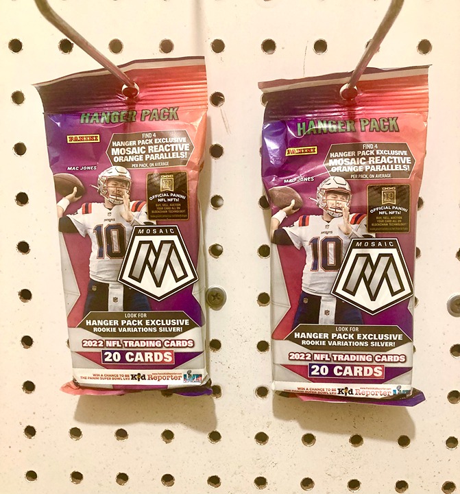 2022 Mosaic Football Hanger Pack (Lot of 2)