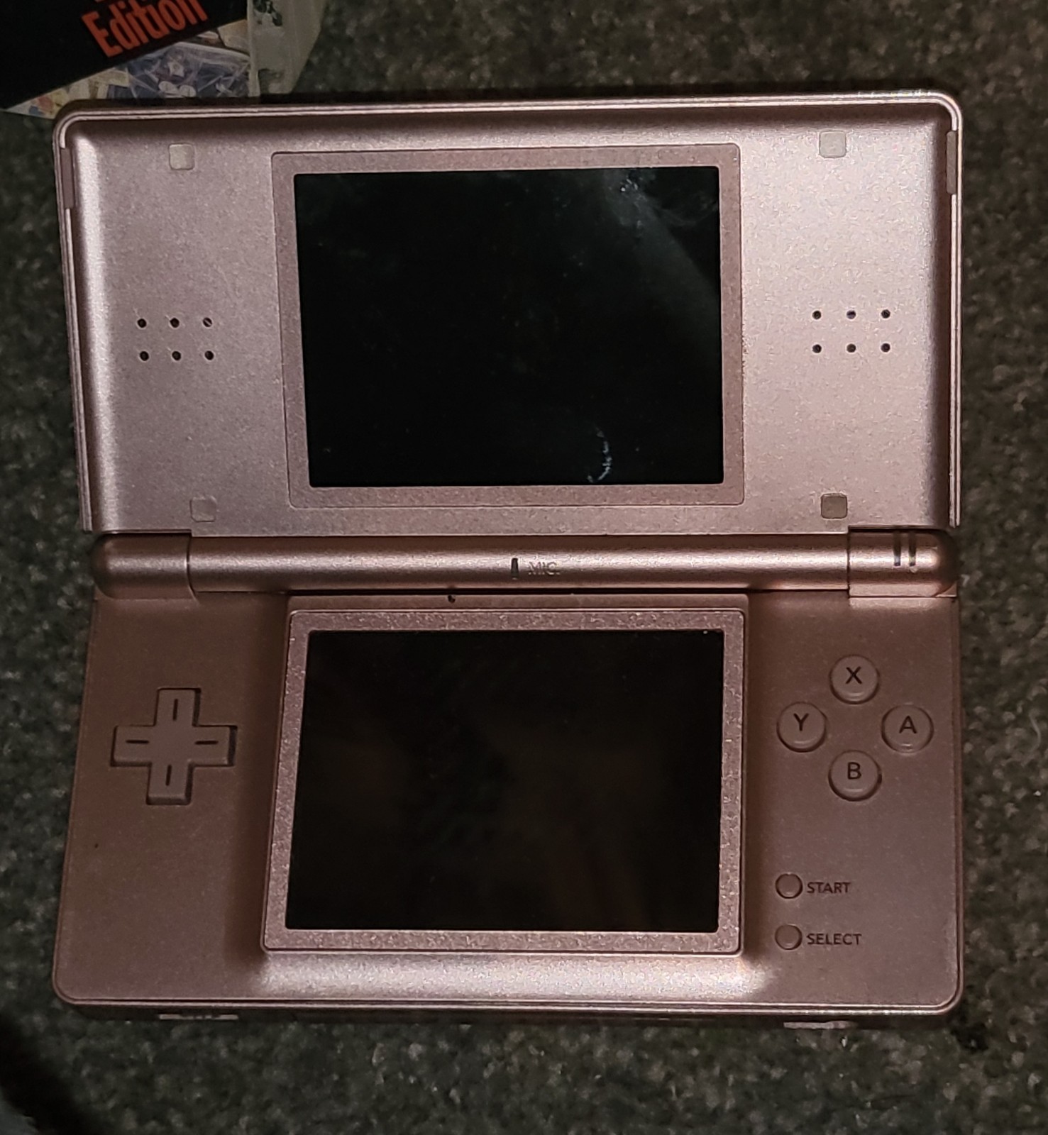 Nintendo DS Lite in