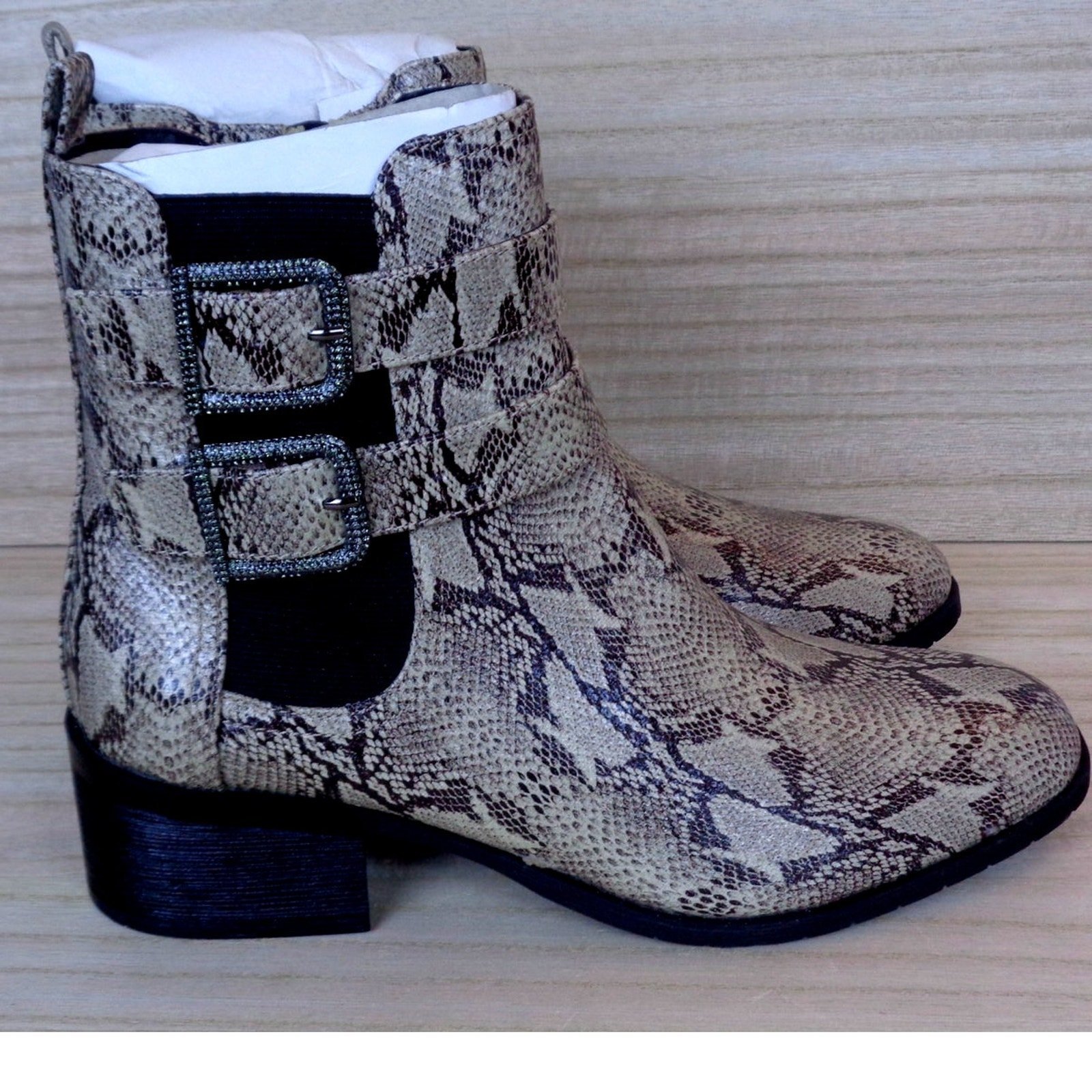 Kenneth Cole Reaction Salt Biker Jewel Chelsea Ankle Boot Side Zip Women 5.5