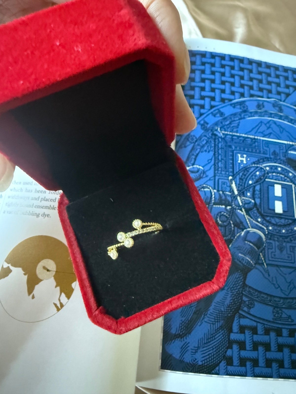 Gold Solitaire Ring with pearl