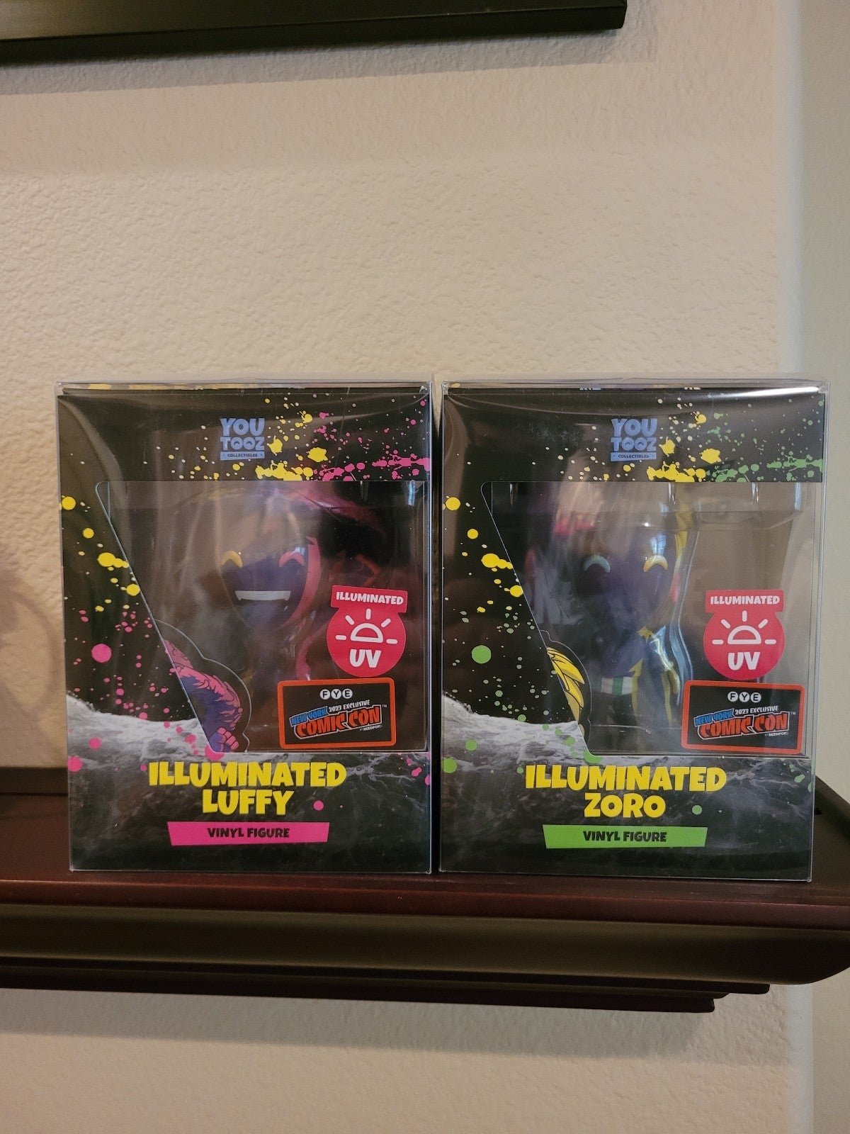 Netflix One Piece (Illuminated Black Light) NYCC YouTooz figure set LE 1000