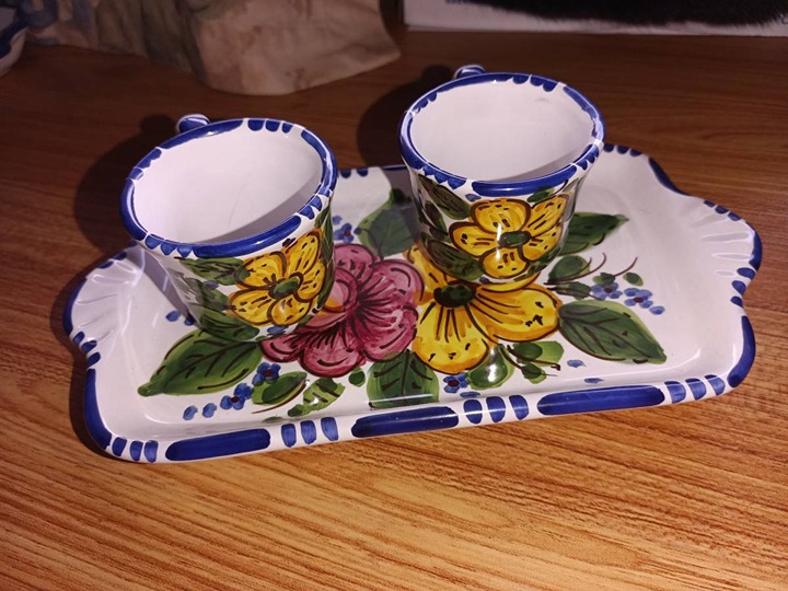 2 VINTAGE ITALLIAN EXPRESSO CUPS W/TRAY