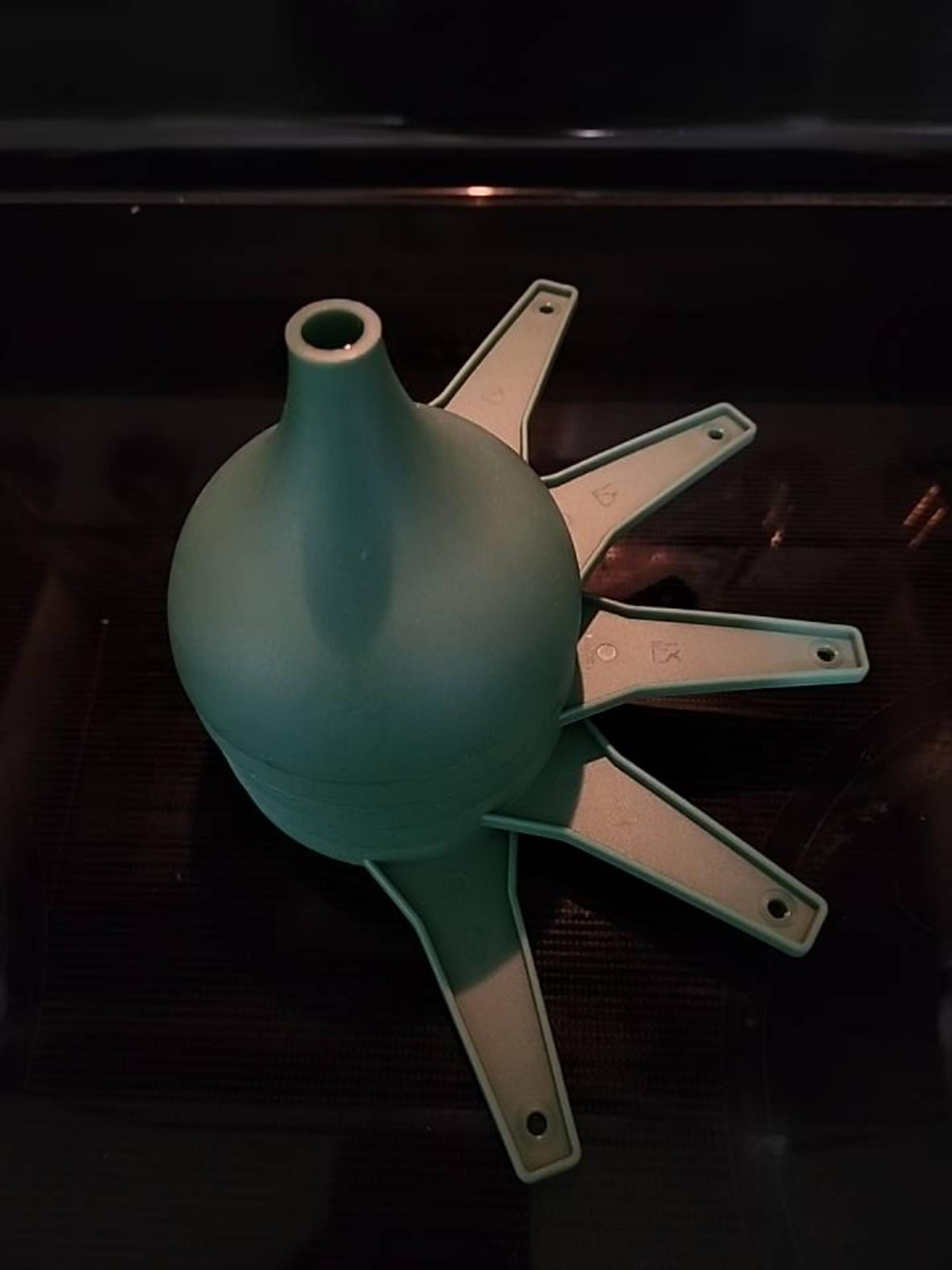 TUPPERWARE 5 Tiny Treasures HERSHEY'S KISS STYLE FUNNEL RARE HUNTER GREEN COLOR