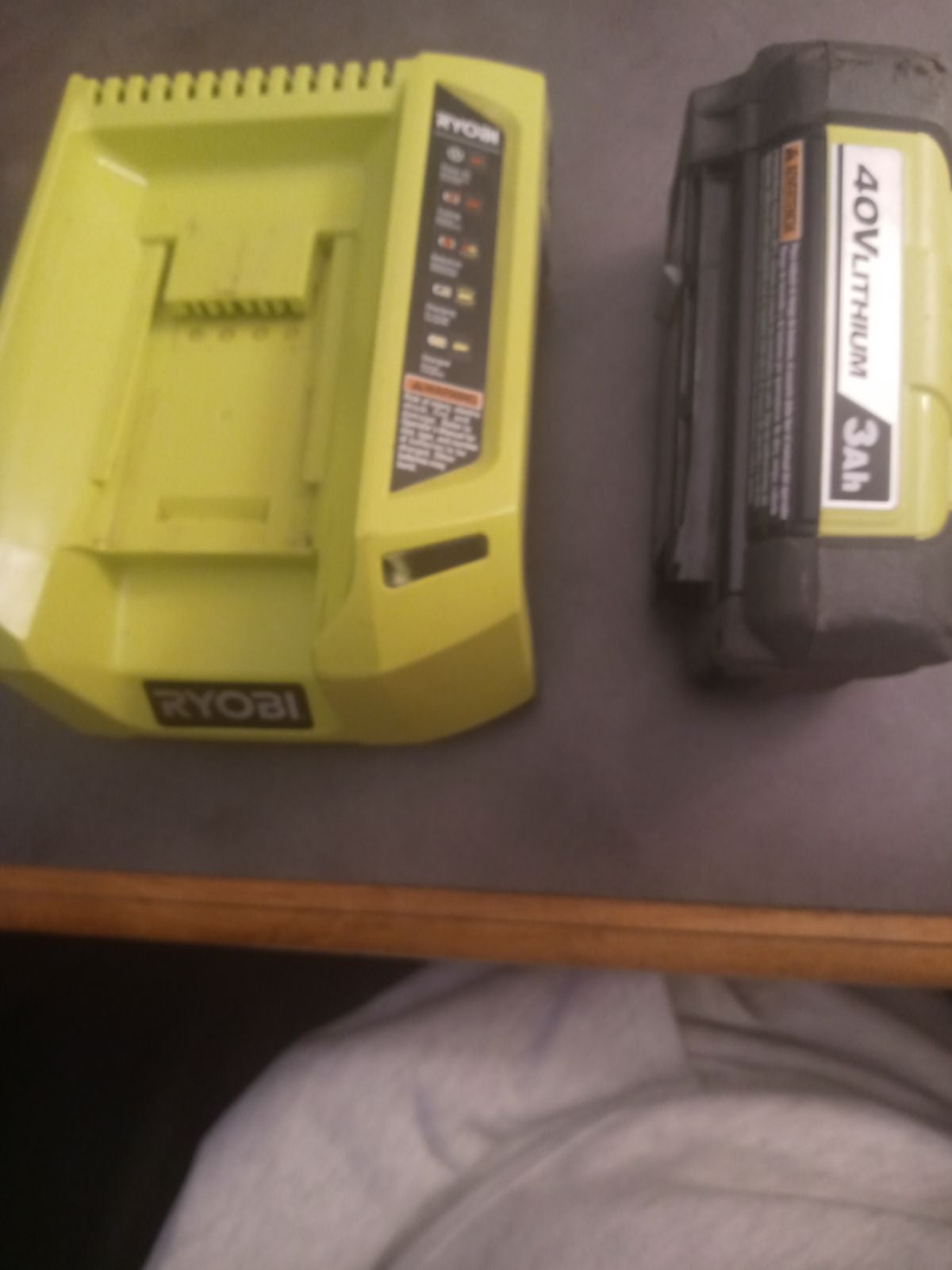 Ryobi 40v charger and 3Ah battery.