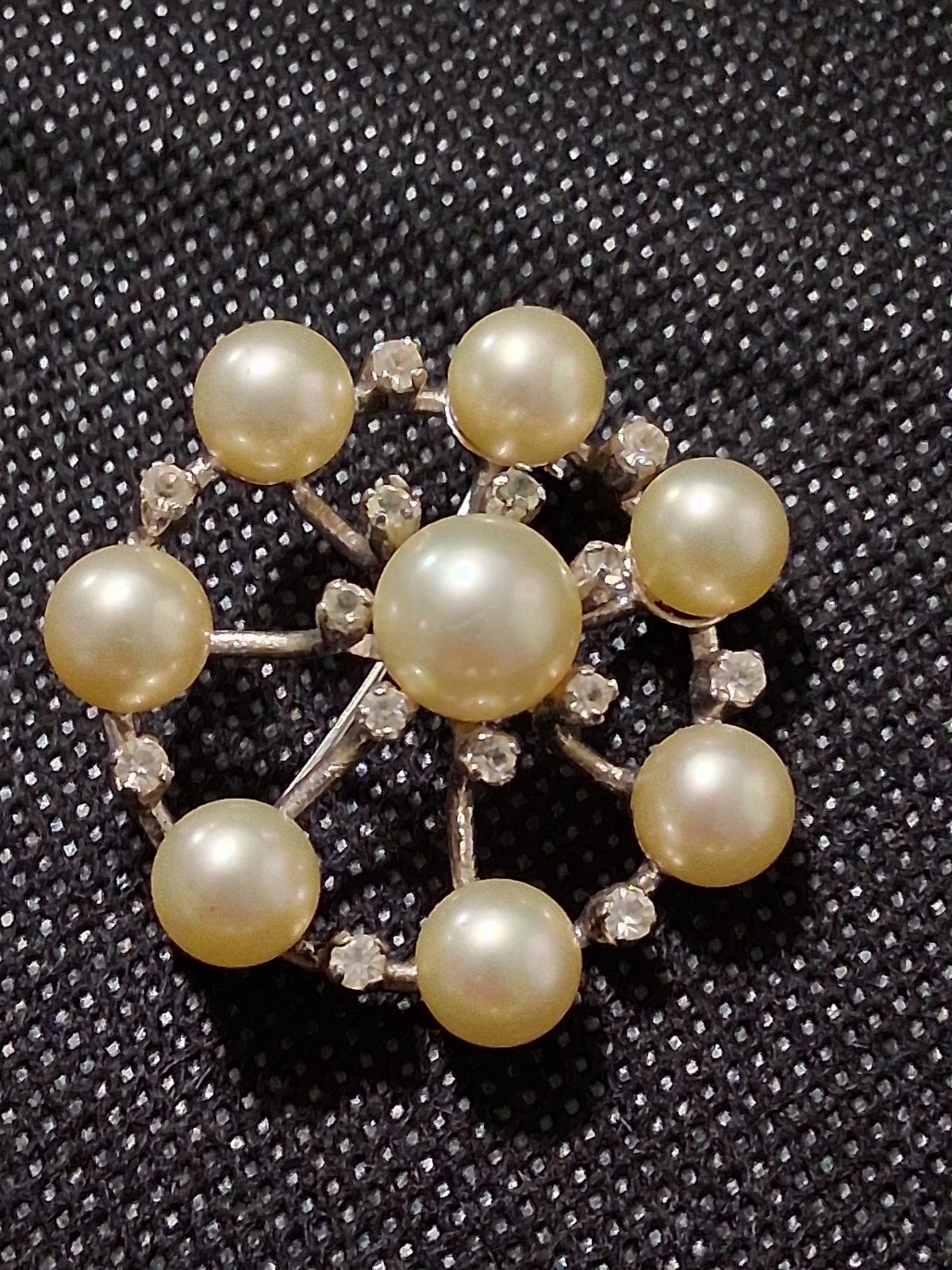 2 round diamond and pearl brooch