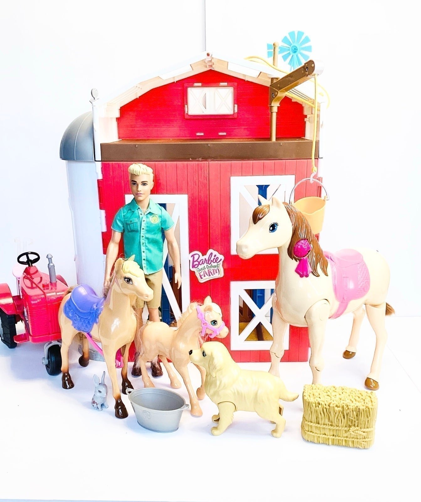 Barbie Sweet Orchard Horse Farm & Barbie Walking Saddle 'N Ride Horse