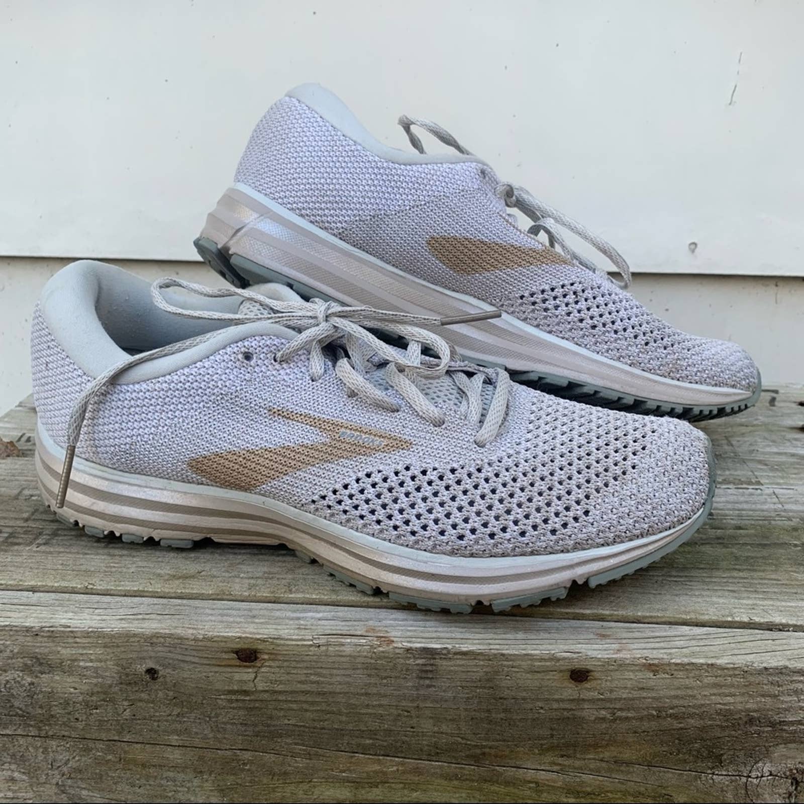Brooks Metallic Athletic Shoes Mercari