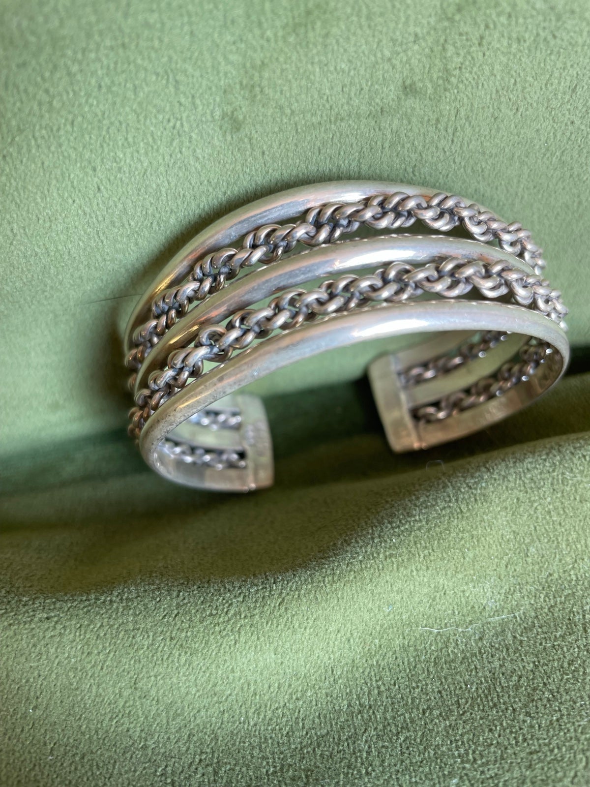 Taxco vintage silver cuff bracelet. Marked Mexico TT-13 925