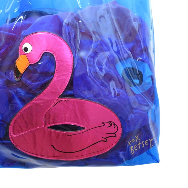 New Betsey Johnson Pink FLAMINGO Pool Float in Blue Plastic Tote Discontinued
