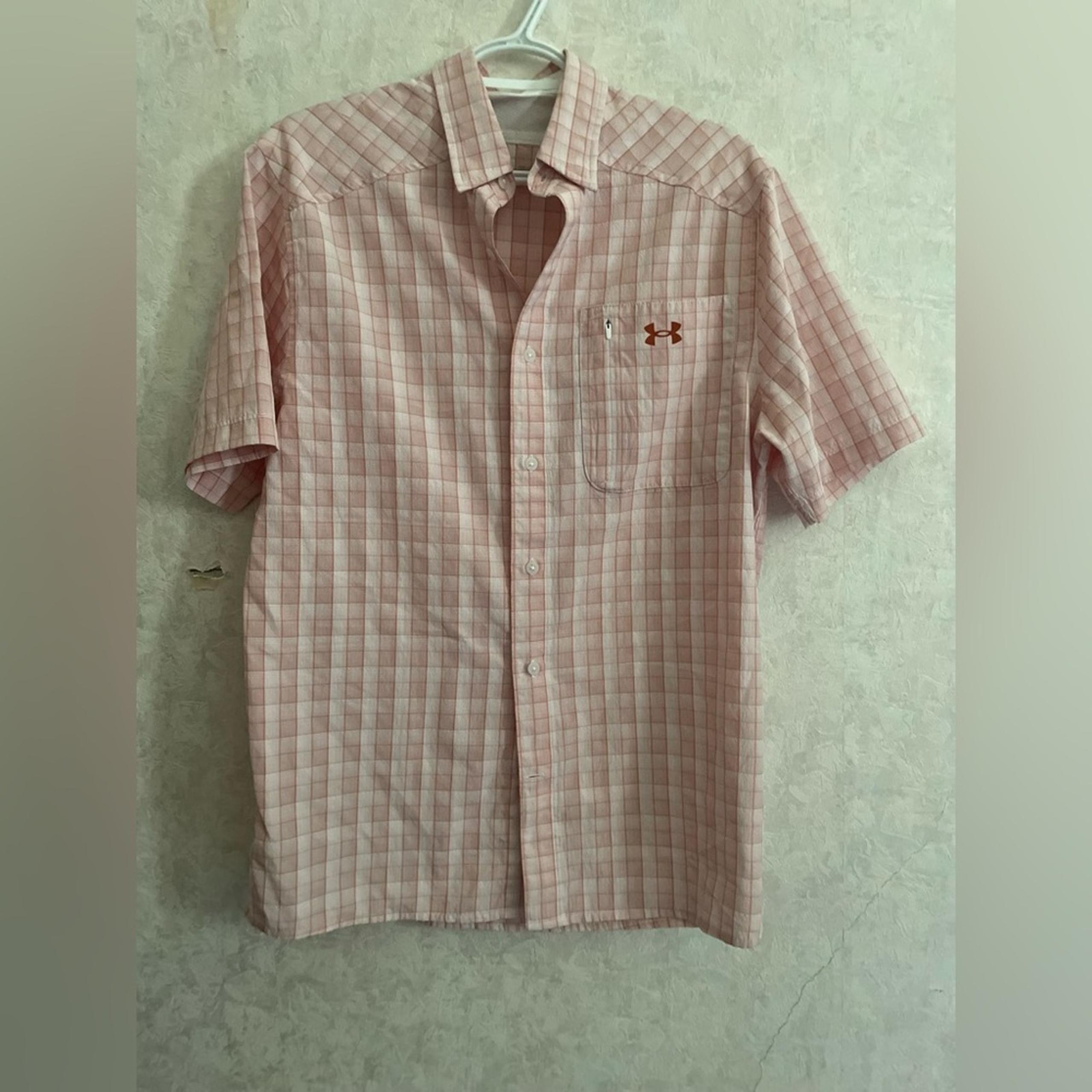 Under Armour men's medium fitted short sleeve button down shirt