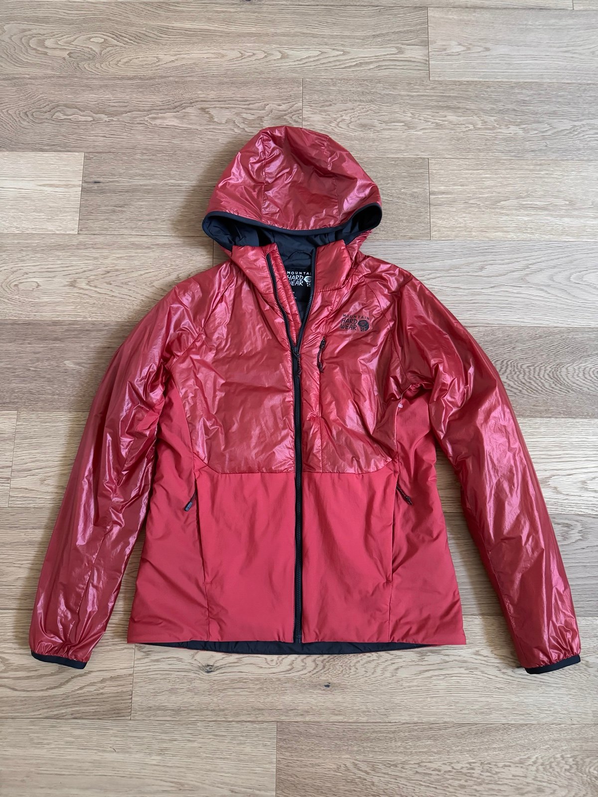 Brand new women’s mountain hardwear jacket size small