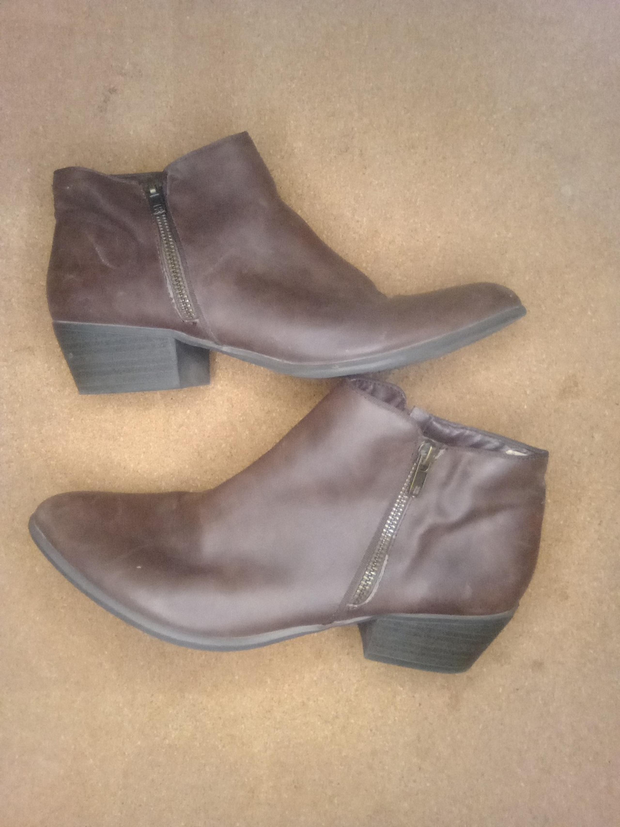 portland leather boots 9.5 size womens low cut