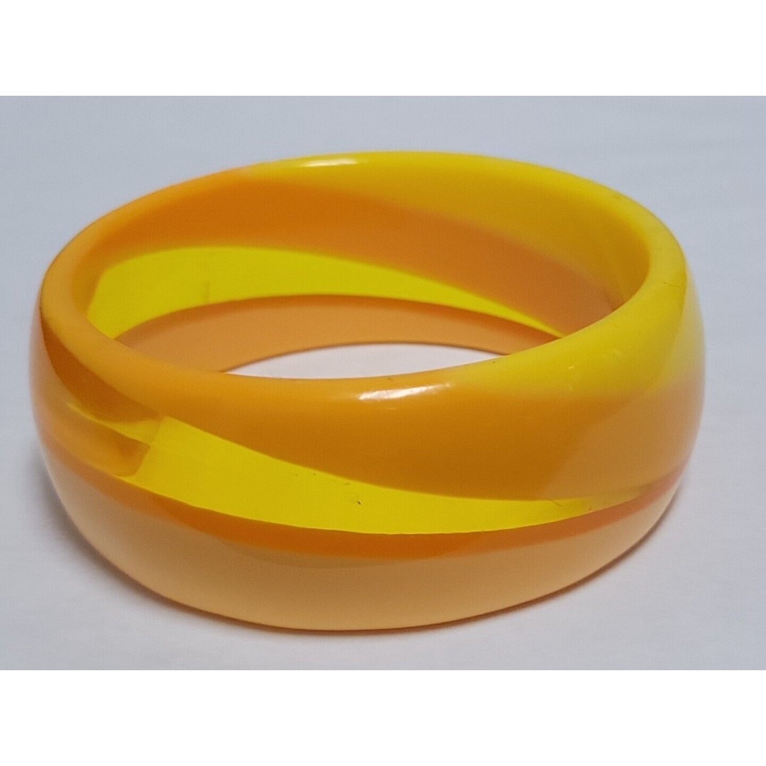 Vintage Laminated Lucite Yellow Solid Translucent Swirl Bangle Bracelet Estate