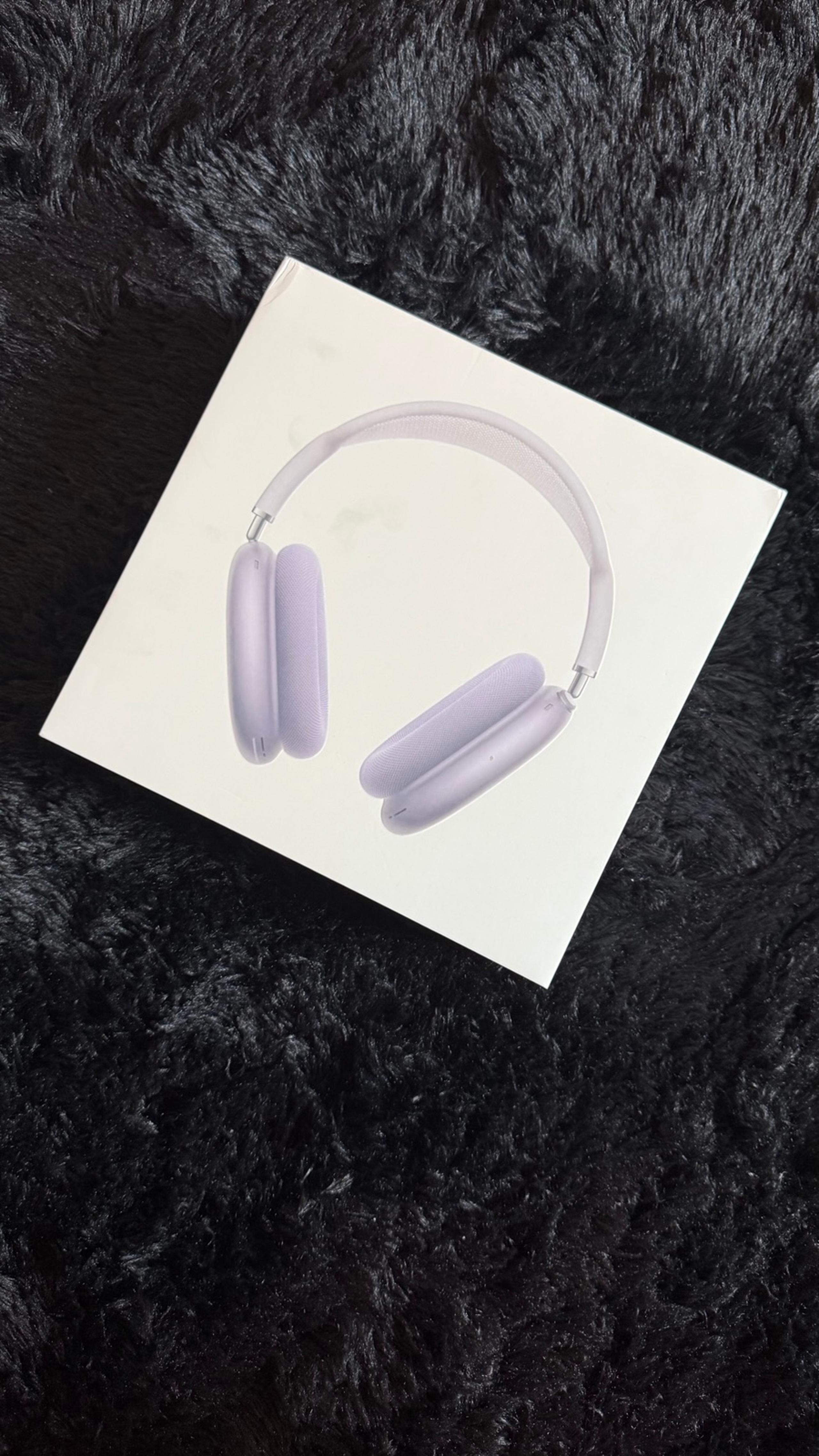 Brand New Apple Max Headphones Starlight (Purple)