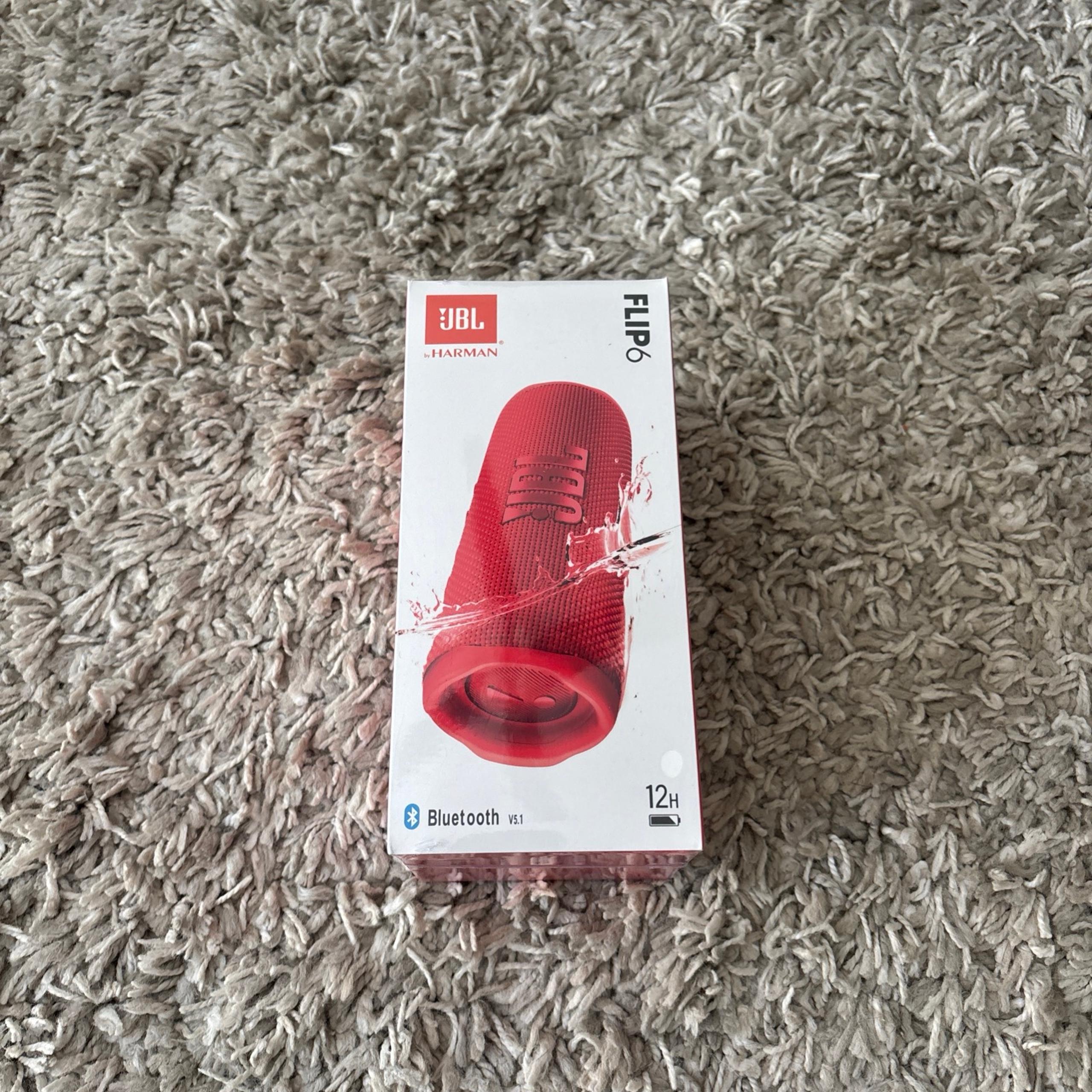 NEW - JBL Flip 6 - Portable Waterproof Speaker - Red