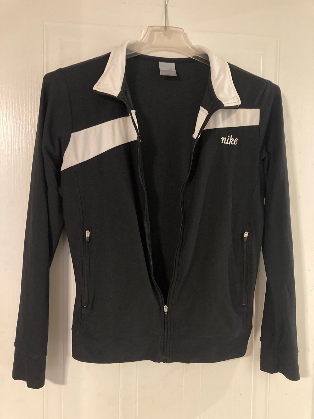 NIKE Y2K 2000’s Women’s Black White Striped Size Medium Track Jacket Swoosh Gray