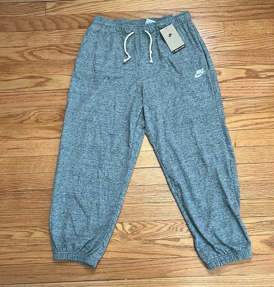Nike loose fit pants capris women’s