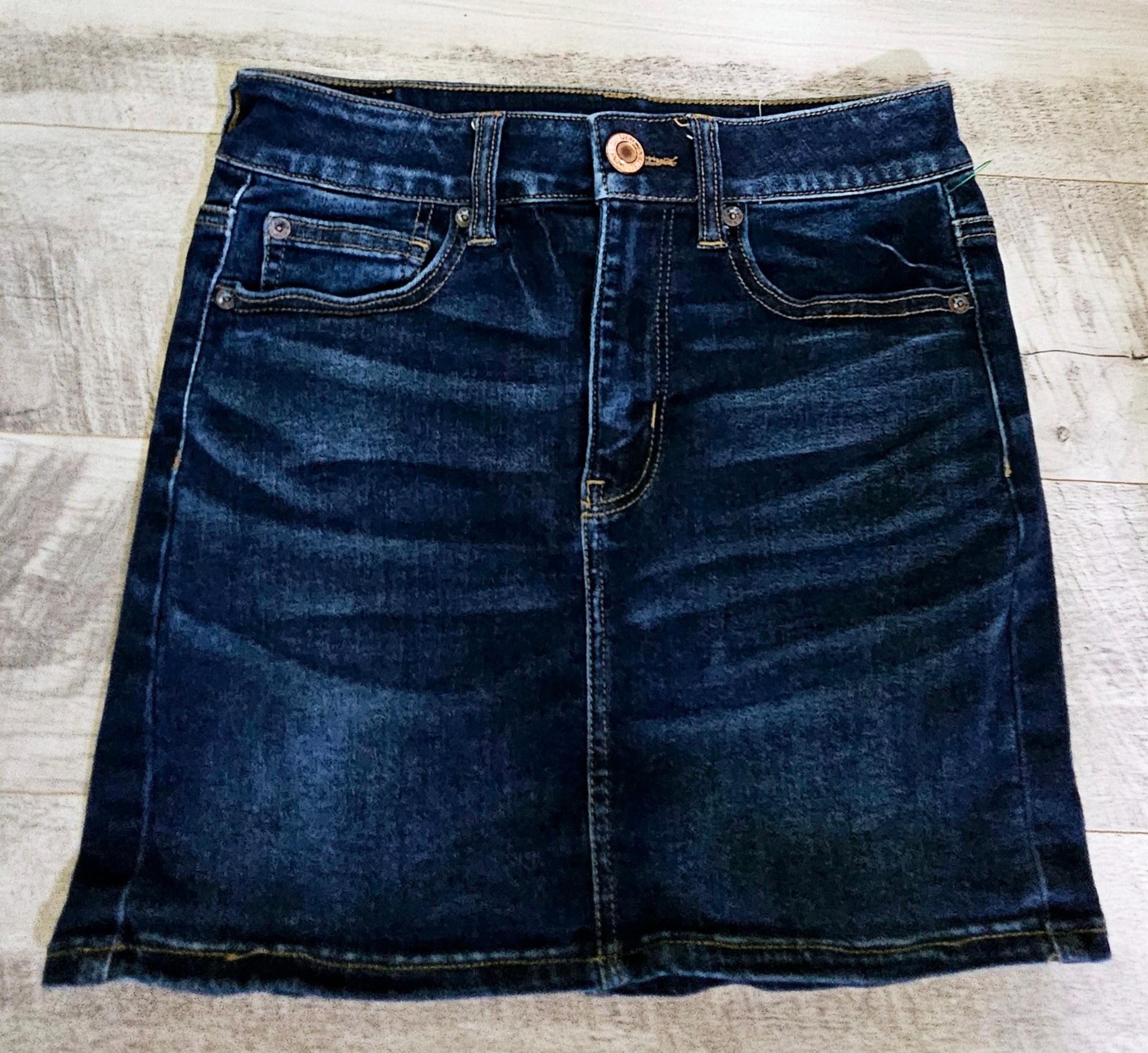 American Eagle Womens Size 2 hi rise mini denim skirt