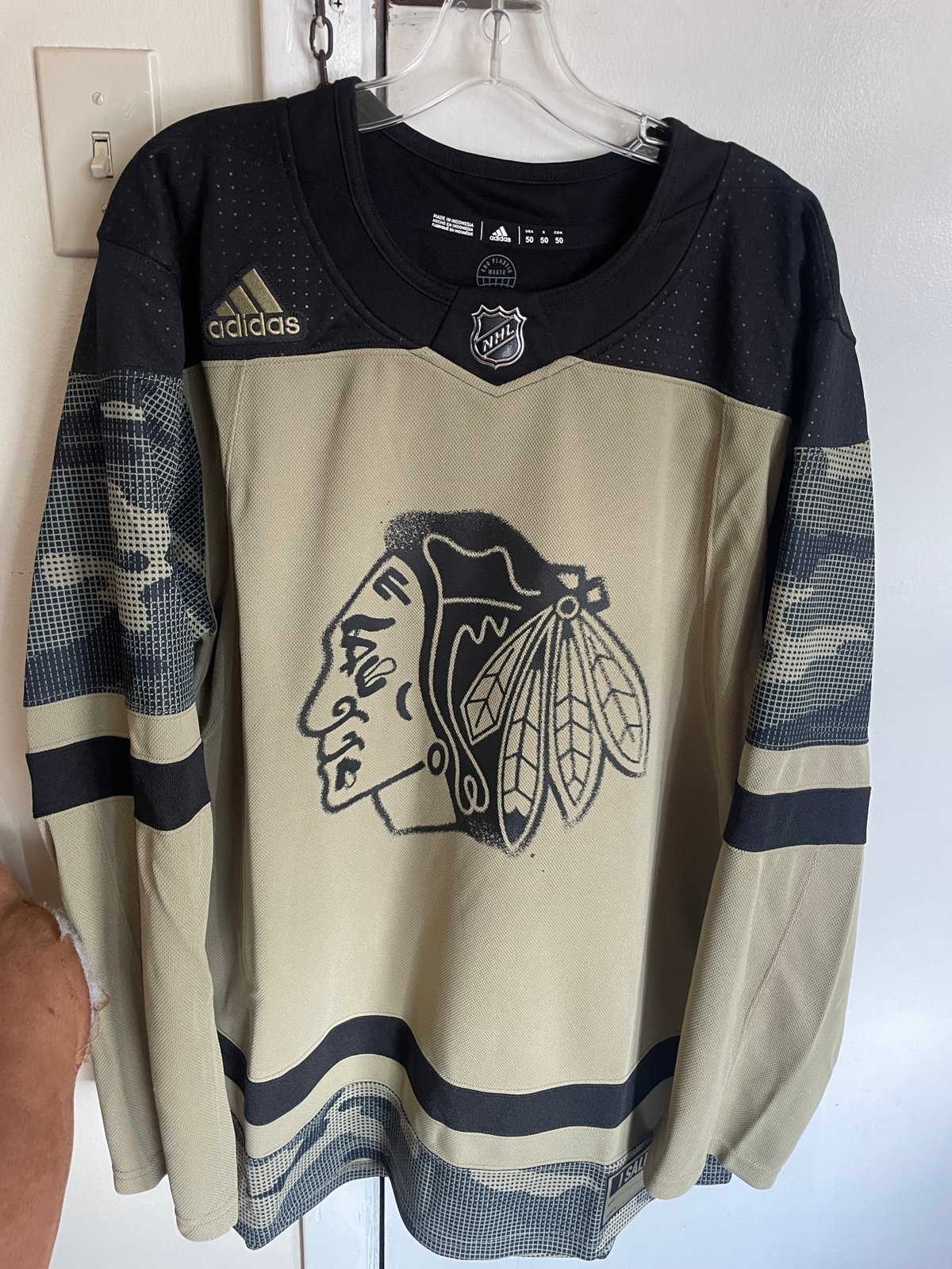 Chicago Blackhawks Adidas Men’s NHL Salute to service Jersey 50