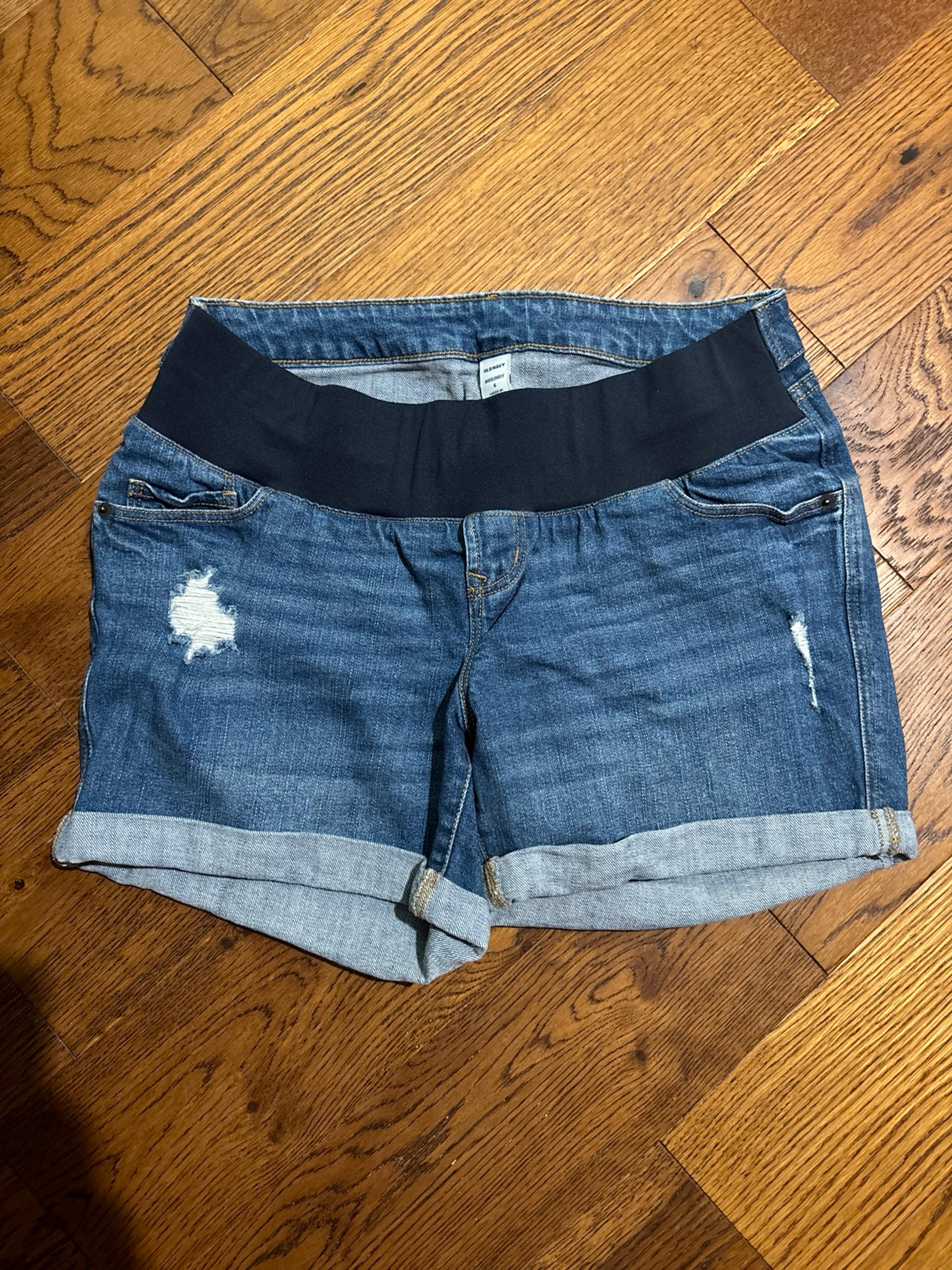 Old Navy Maternity Shorts
