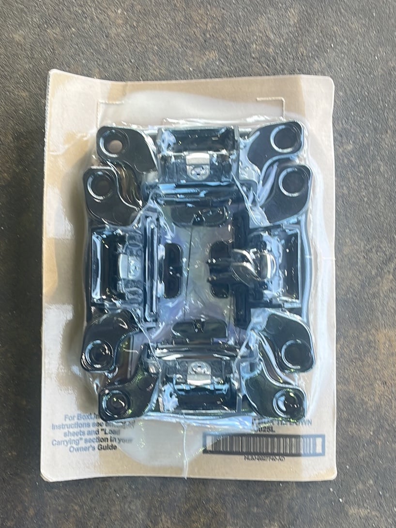 Box Link Cleet (Automotive)