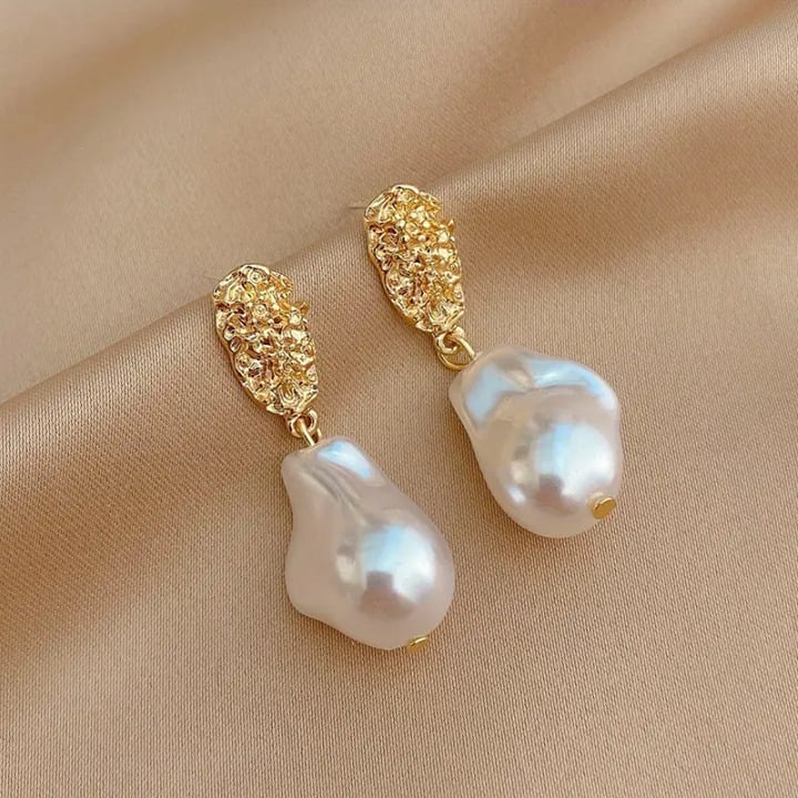 14K Gold Womens Etched Hanging White Pearl Earrings Natural Freshwater Pearls