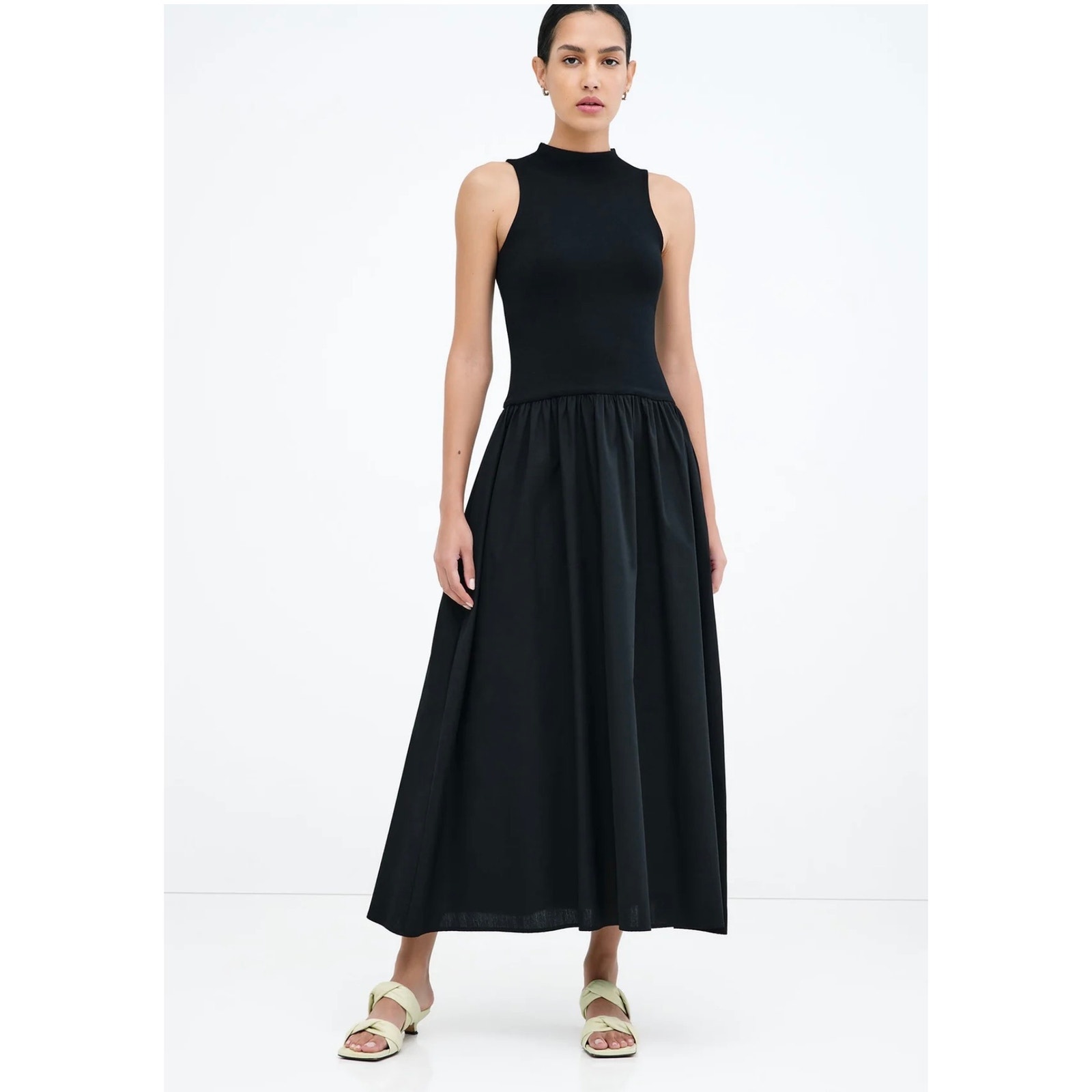 Marcella Montrose Fit and Flare Midi Dress Black size large (new)