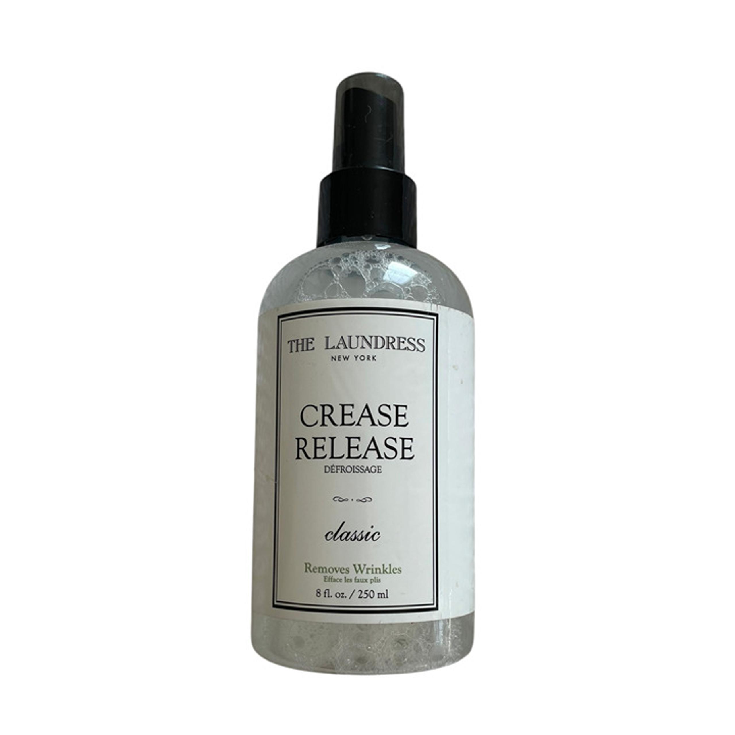 The Laundress Crease Release Laundry Spray Classic Scent Removes Wrinkles 8 oz