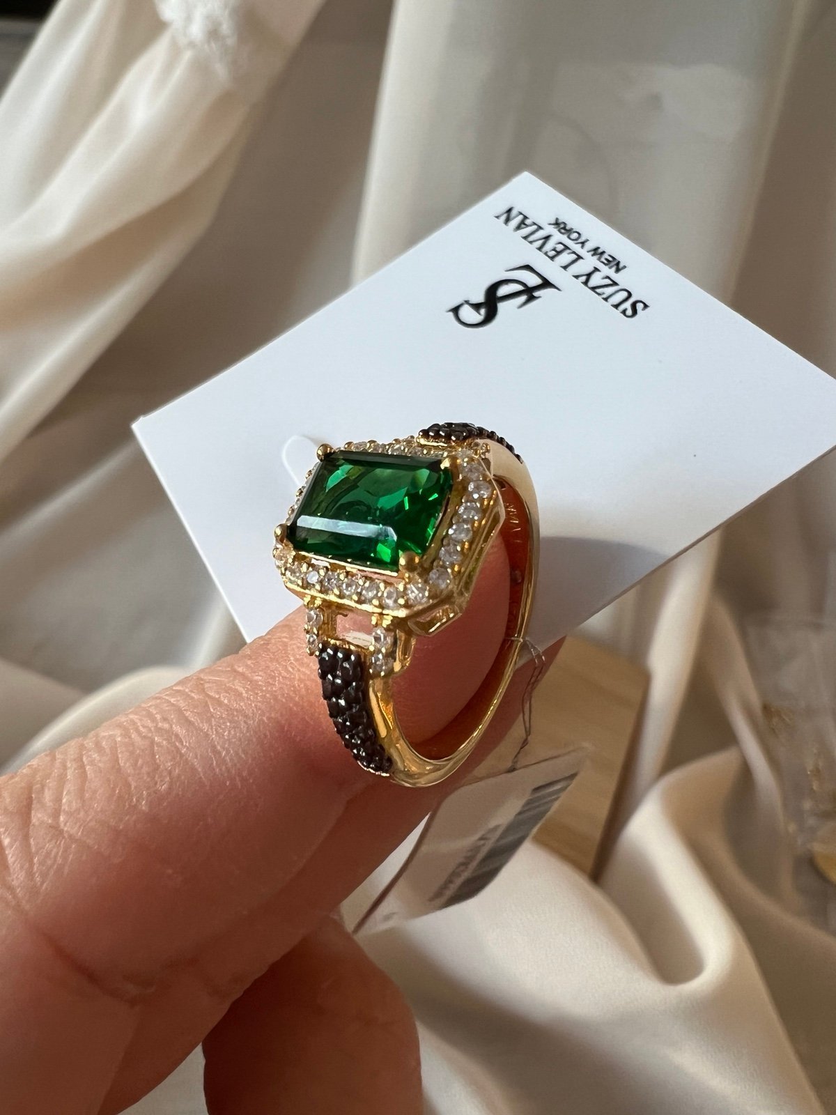 Suzy Levian Ring