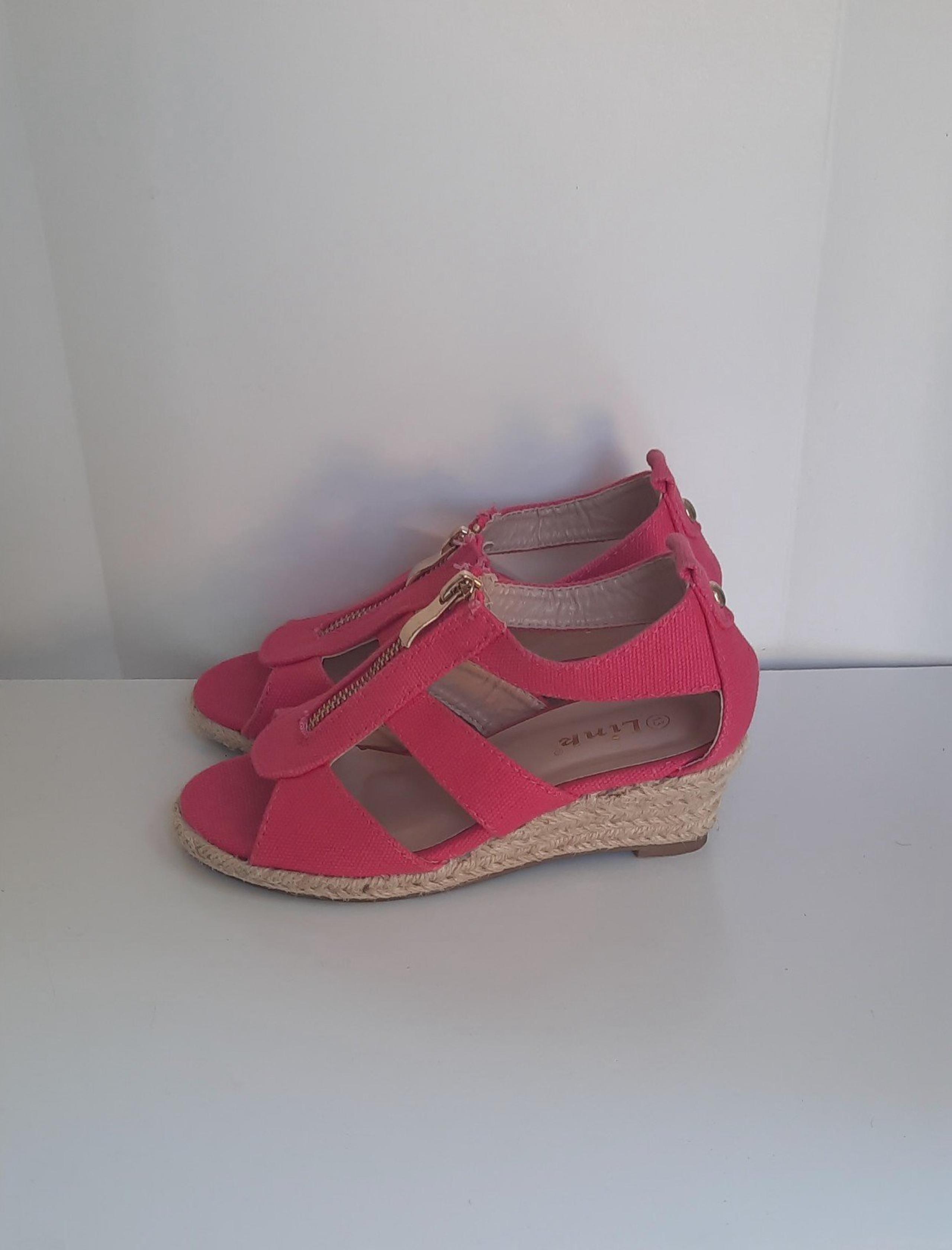 Link Girl Shoes size 13