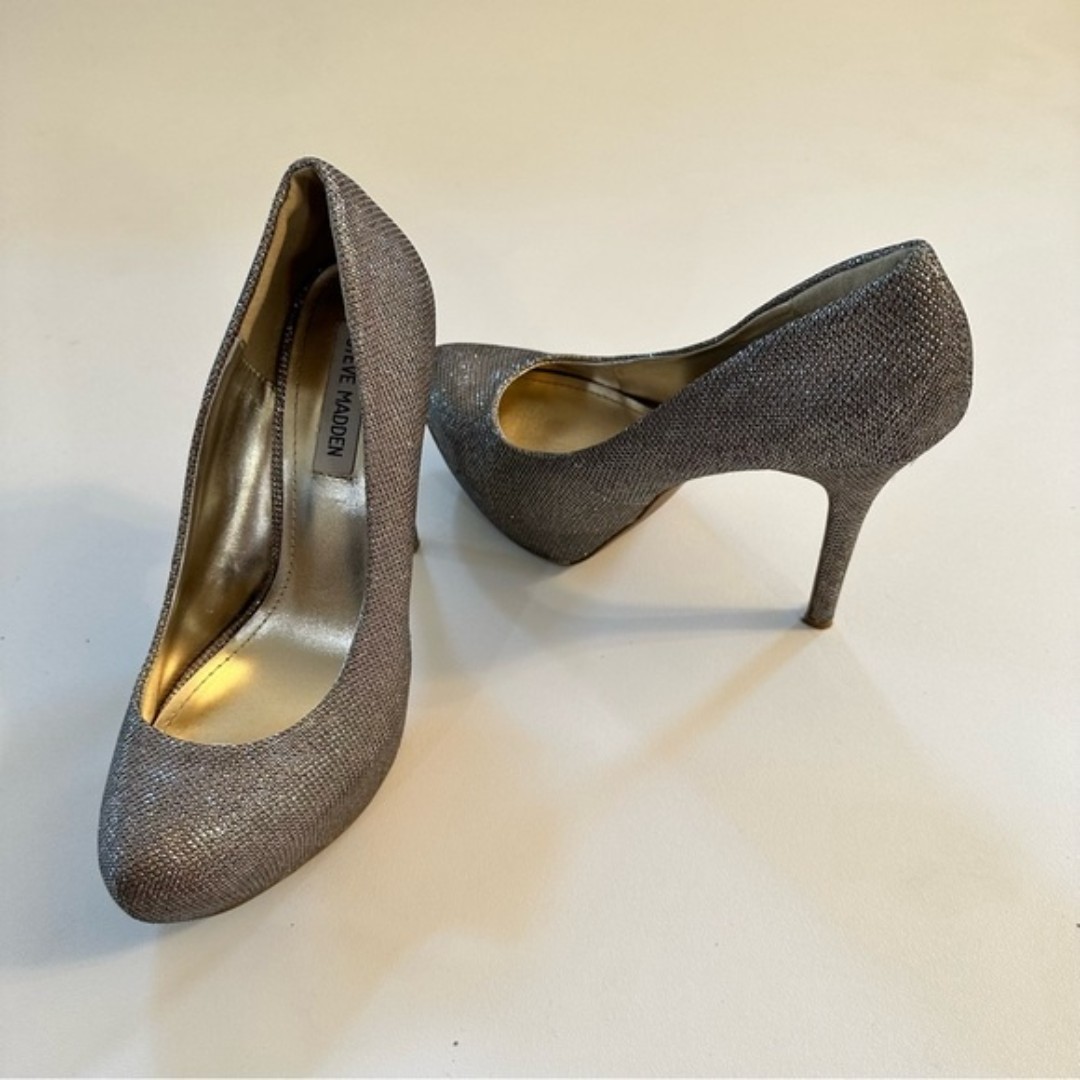Steve Madden Unique Silver Snakeskin Sparkly Heels Pumps Womens size 8.5