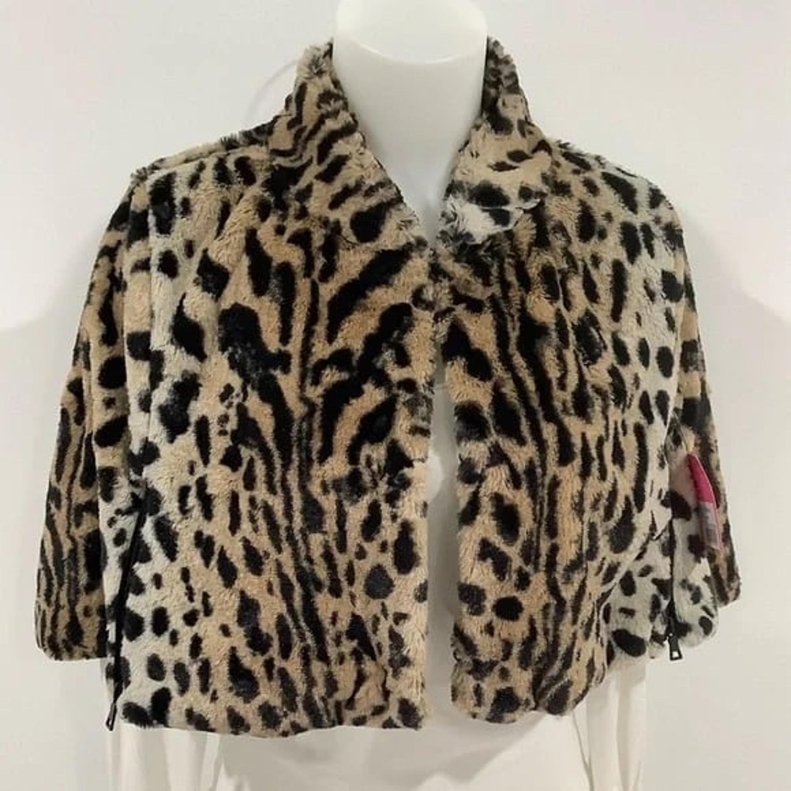NWT Betsey Johnson Faux Fur Lightweight Leopard Bolero Cape Shrug Size S