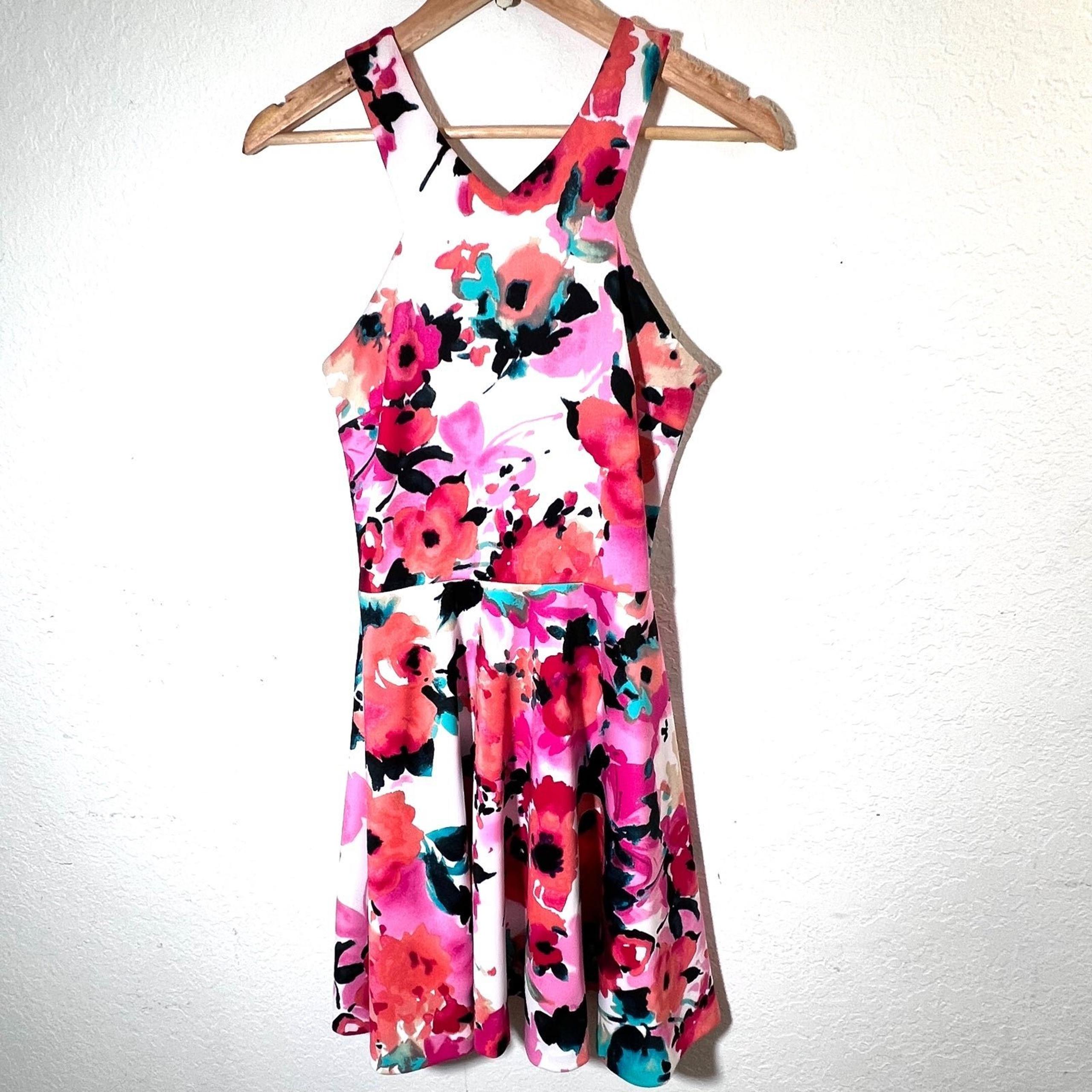 RED Saks fifth Avenue size Large Bold Floral Sundress Halter Fit Flare Easter