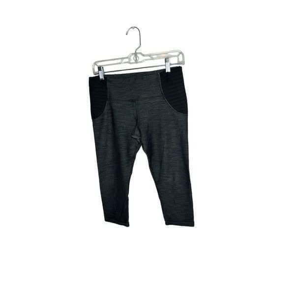 Lululemon Crop Pants. Size 8.