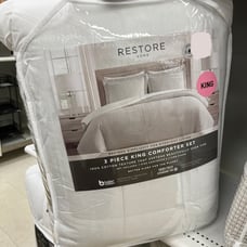 White King comforter set