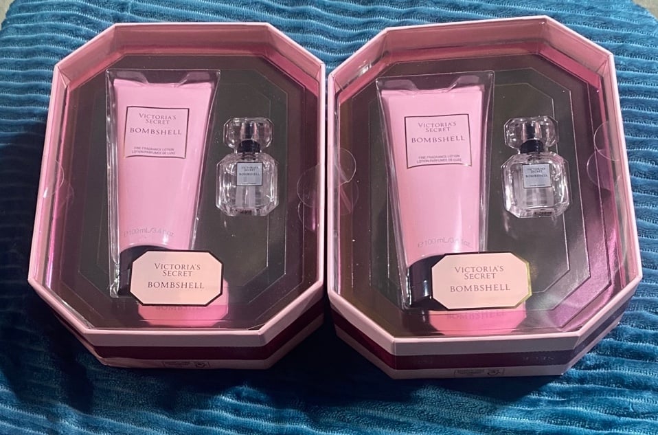 Two Victoria's Secret Bombshell gift sets! FREE SHIPPING!!!