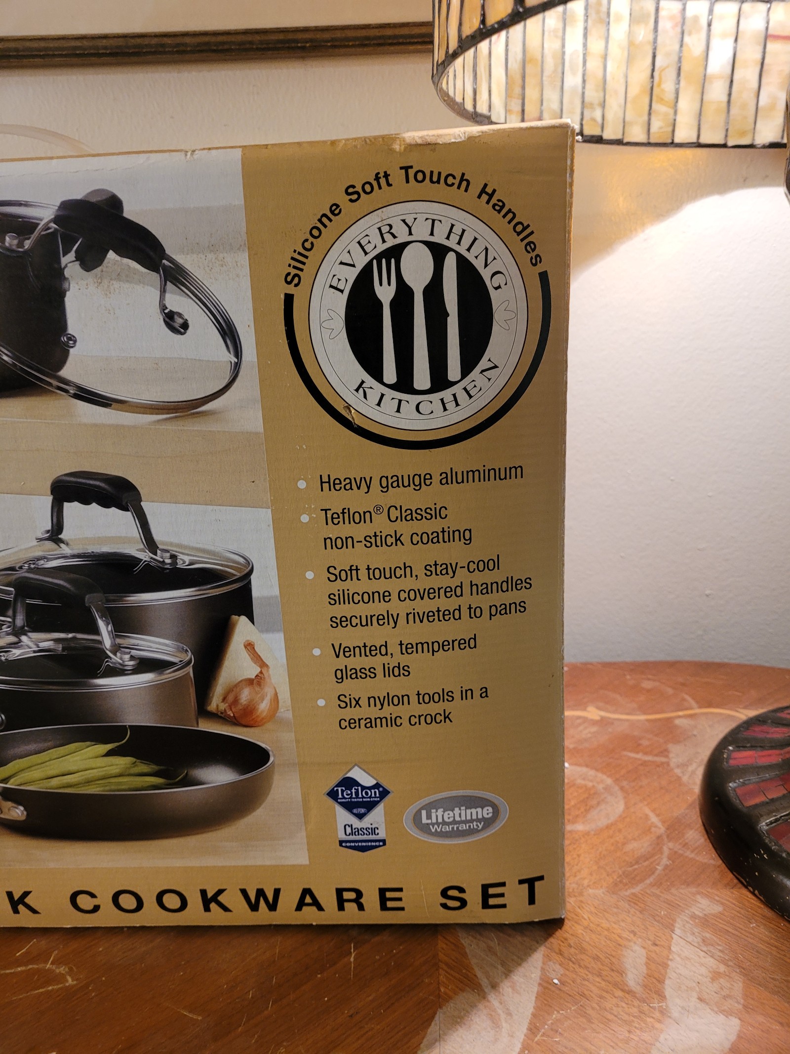 Brand New Everything Kitchen 17 Piece None Stick Cookware Set